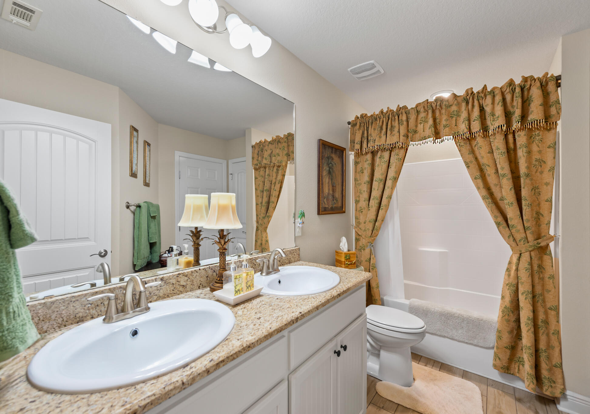 HOLLEY BY THE SEA - Residential