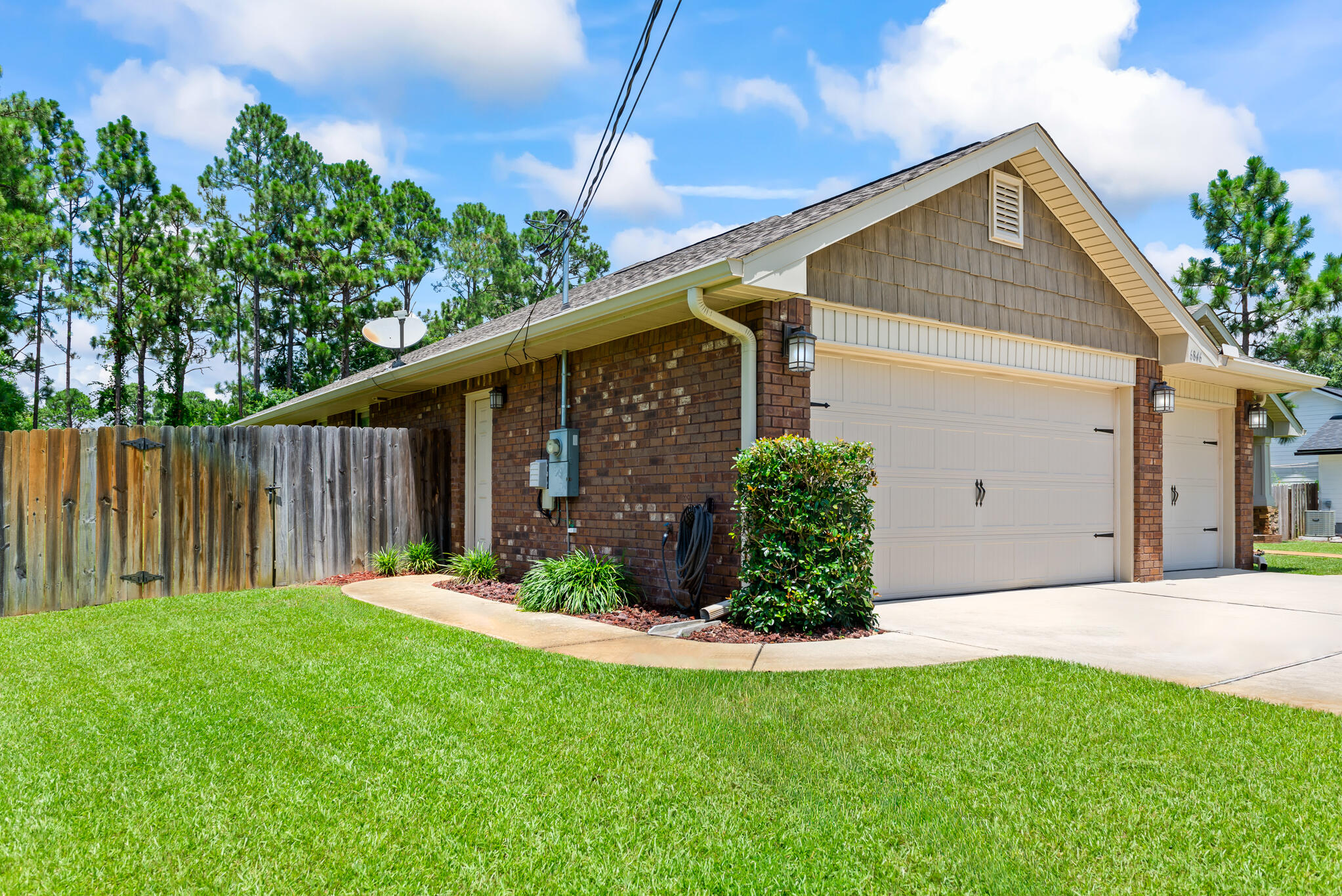 HOLLEY BY THE SEA - Residential