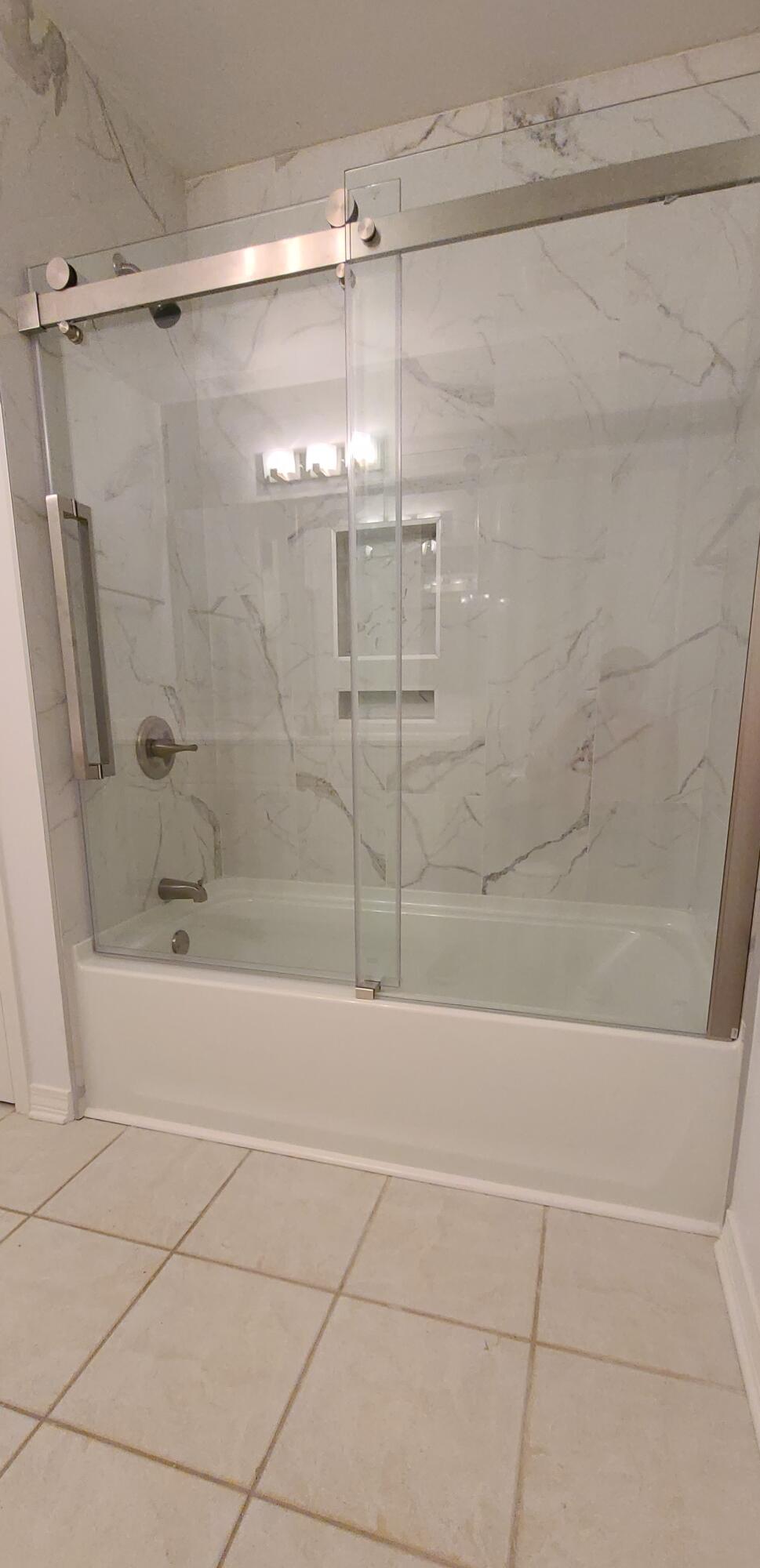 REFLECTIONS AT BLUEWATER BAY T/H lOT 8 - Residential Lease