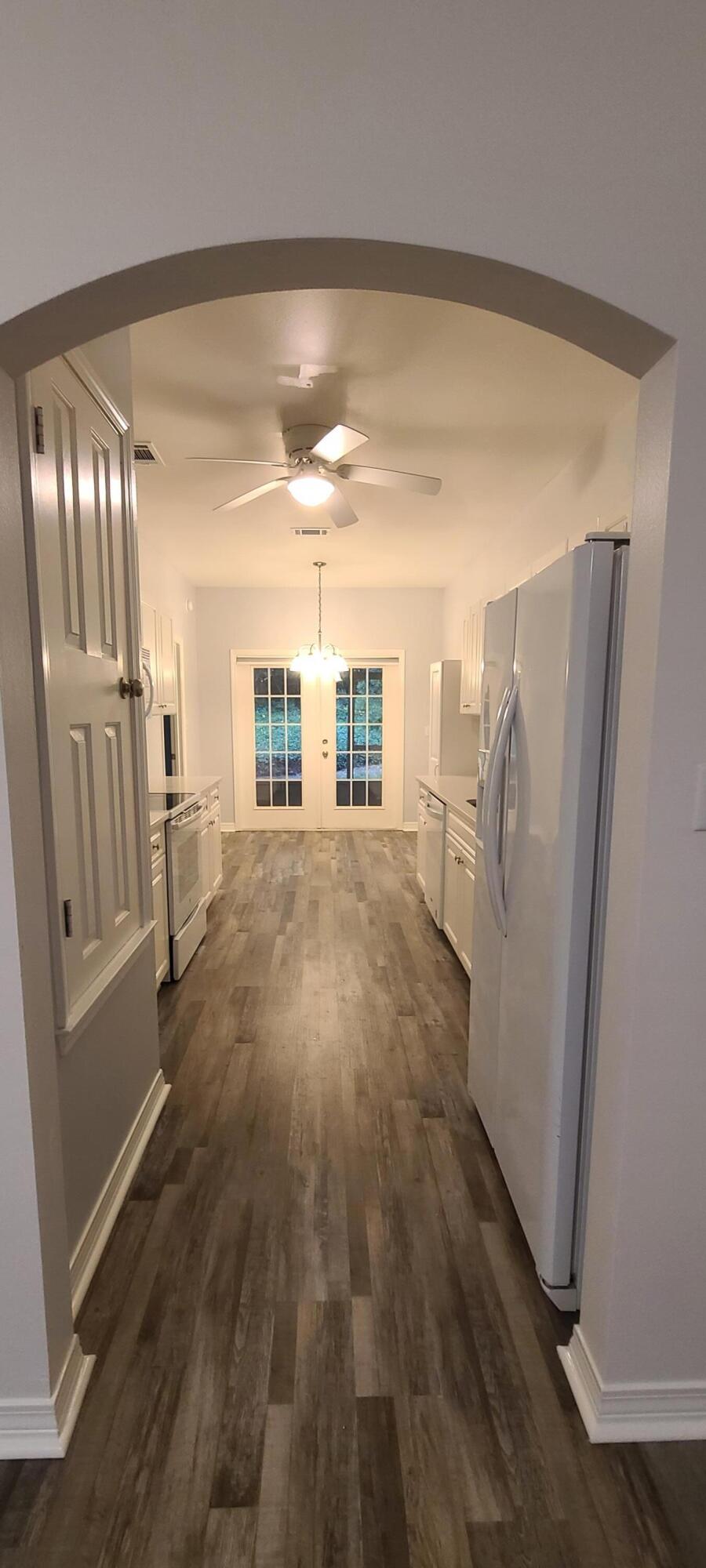 REFLECTIONS AT BLUEWATER BAY T/H lOT 8 - Residential Lease