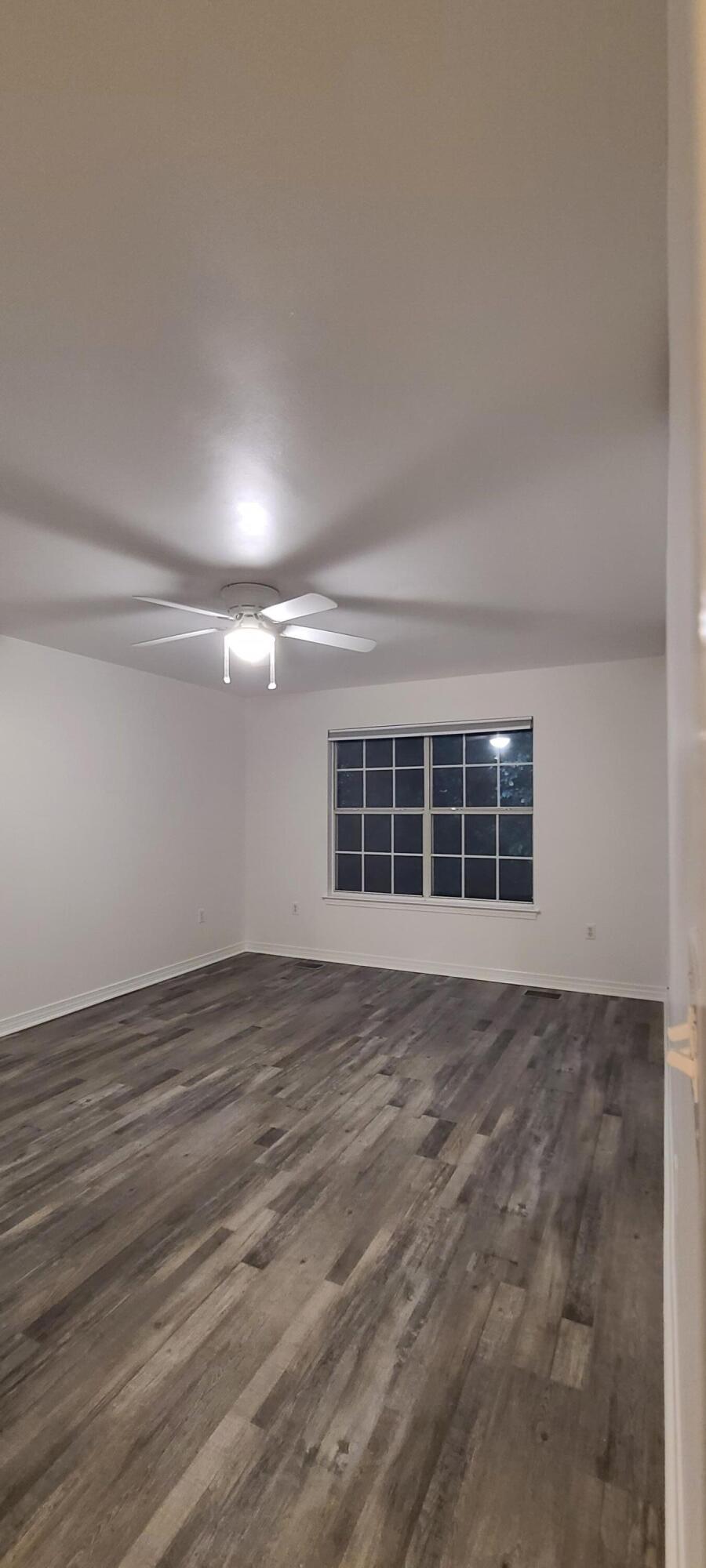 REFLECTIONS AT BLUEWATER BAY T/H lOT 8 - Residential Lease