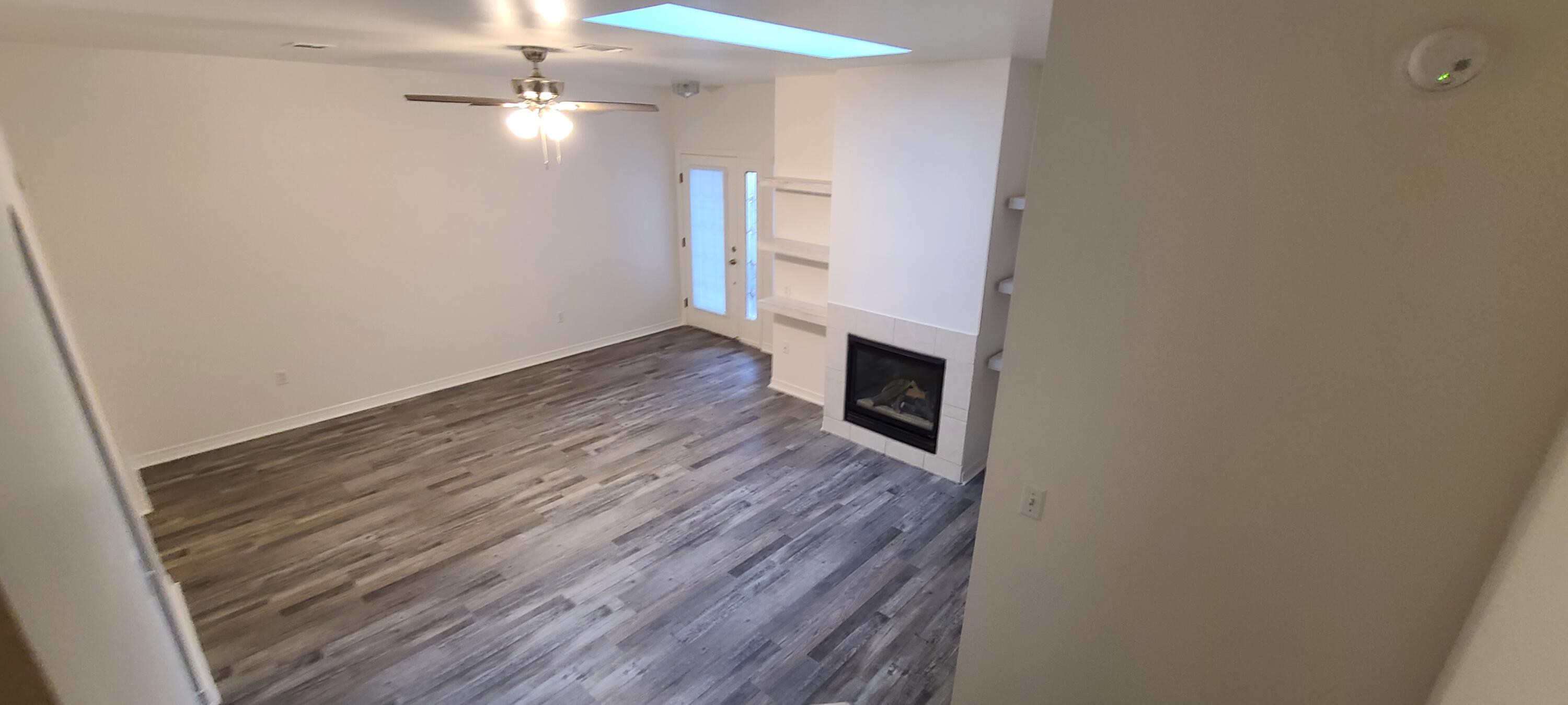 REFLECTIONS AT BLUEWATER BAY T/H lOT 8 - Residential Lease