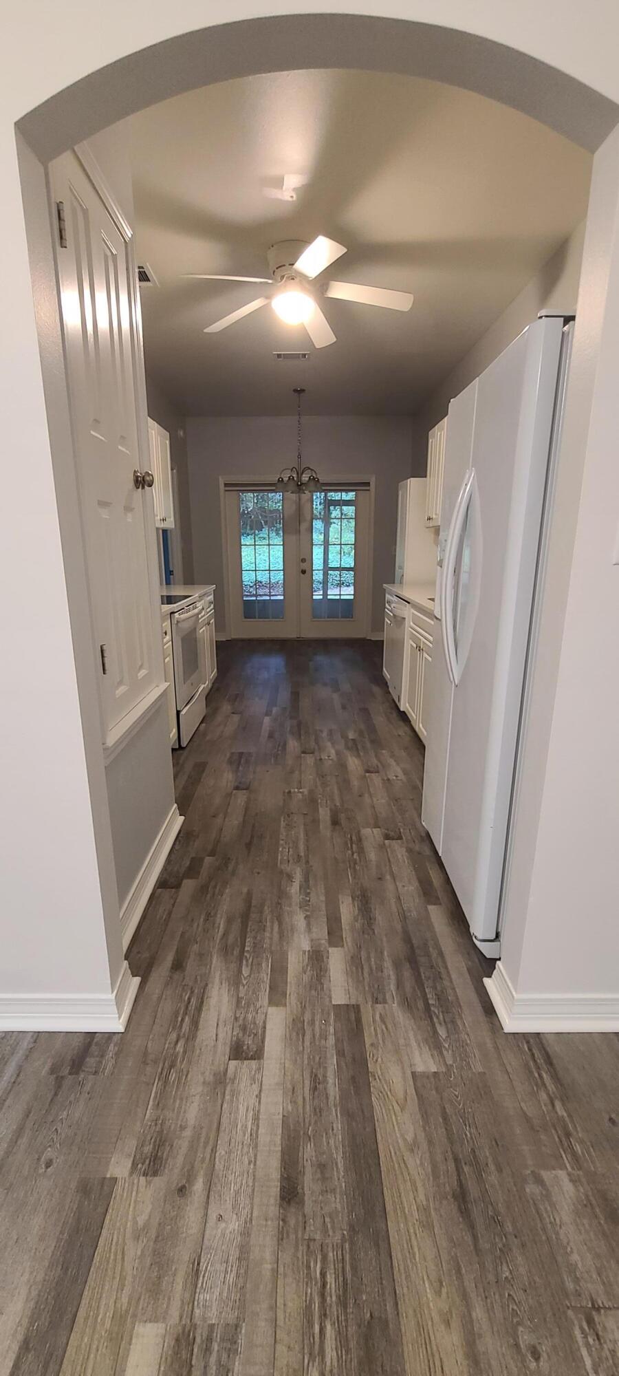 REFLECTIONS AT BLUEWATER BAY T/H lOT 8 - Residential Lease