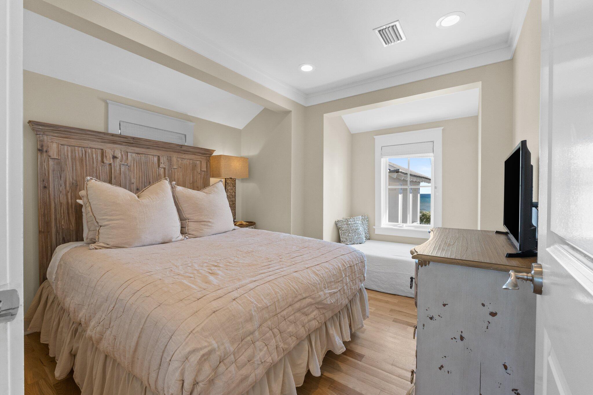 SUMMER'S EDGE - Residential