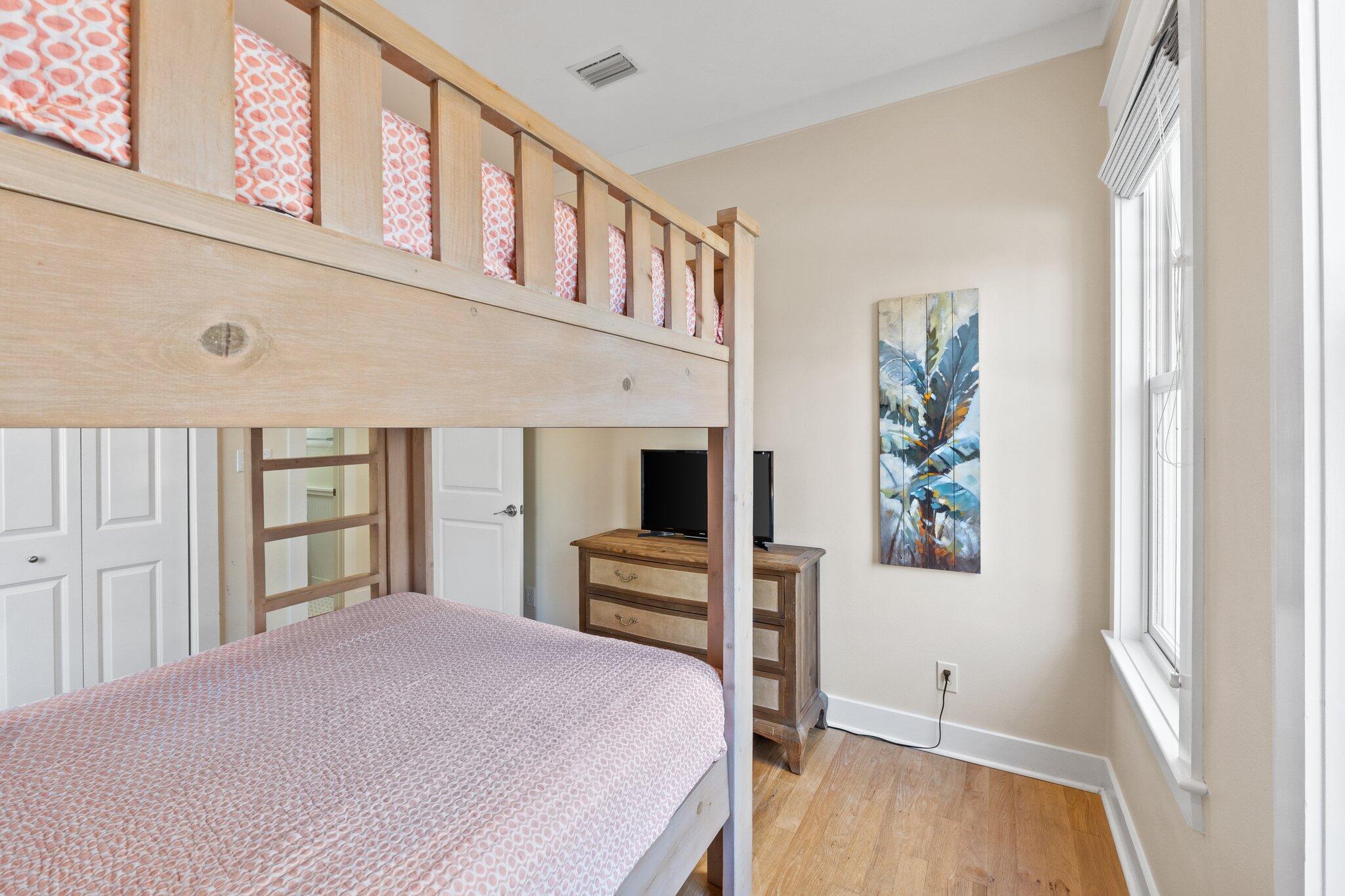 SUMMER'S EDGE - Residential