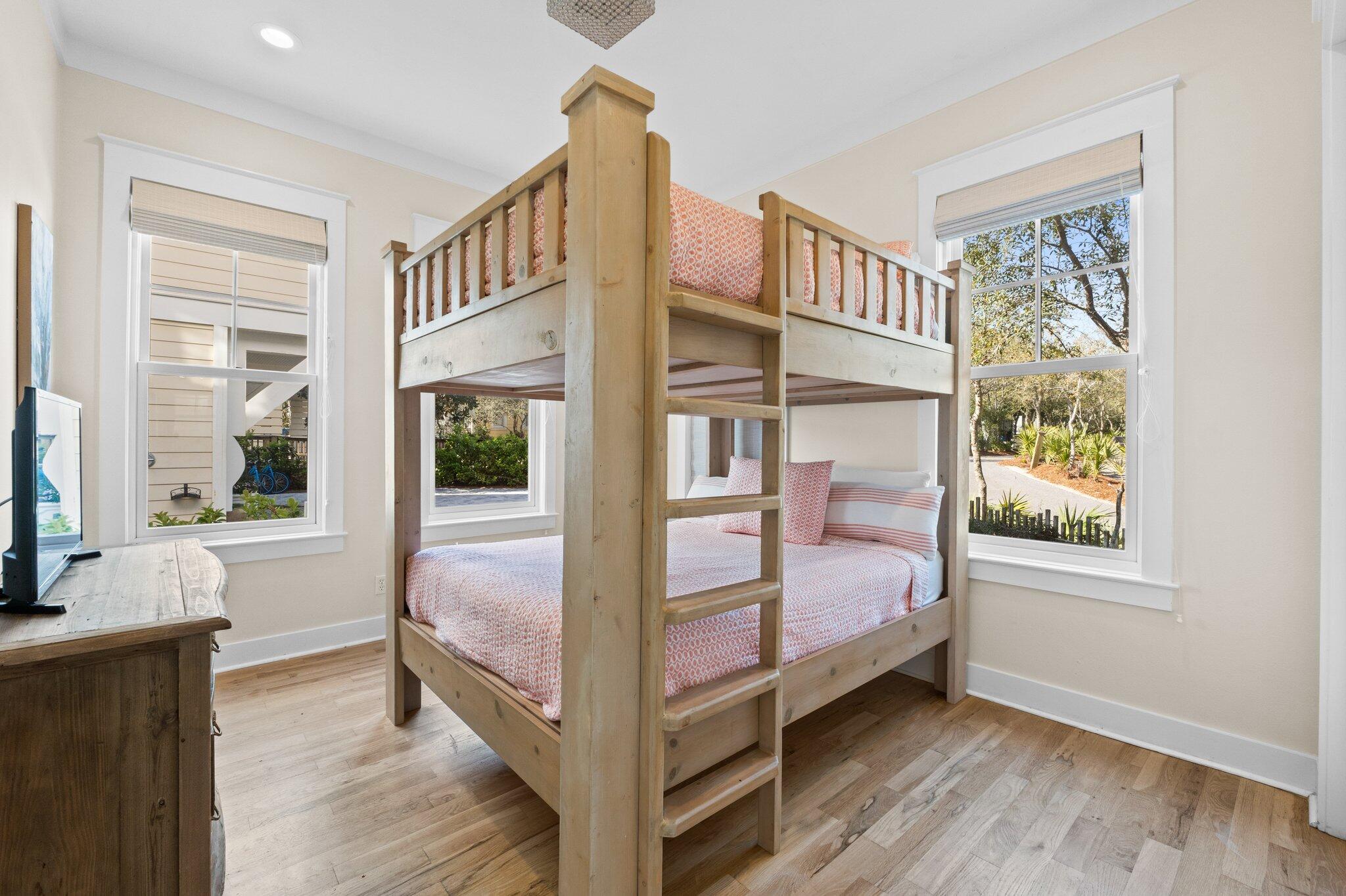 SUMMER'S EDGE - Residential