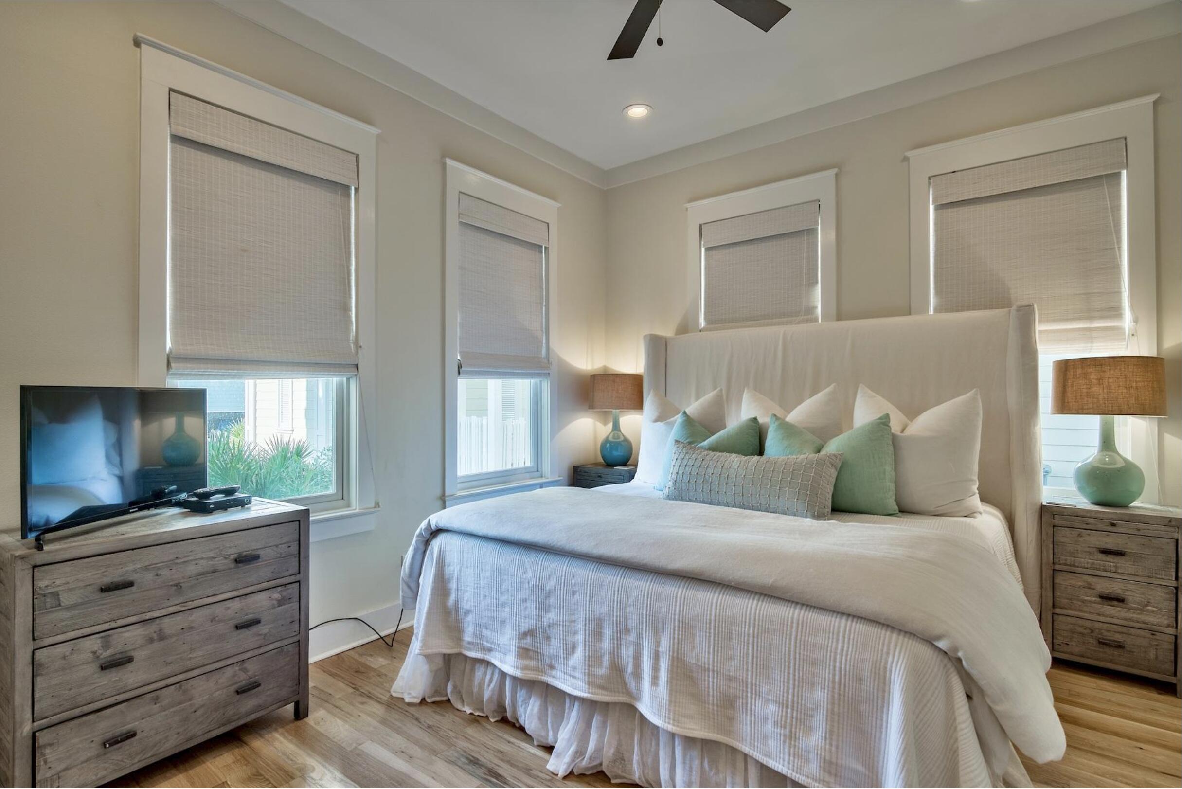 SUMMER'S EDGE - Residential