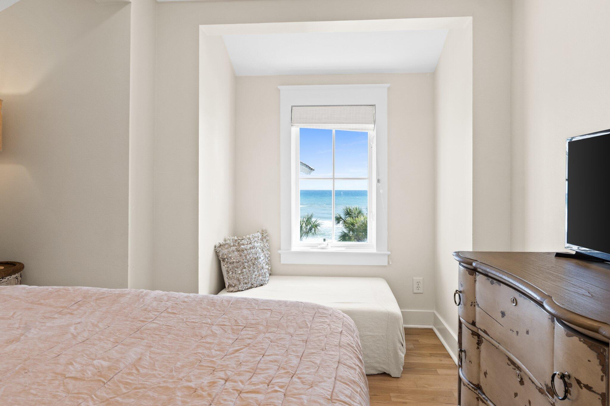 SUMMER'S EDGE - Residential