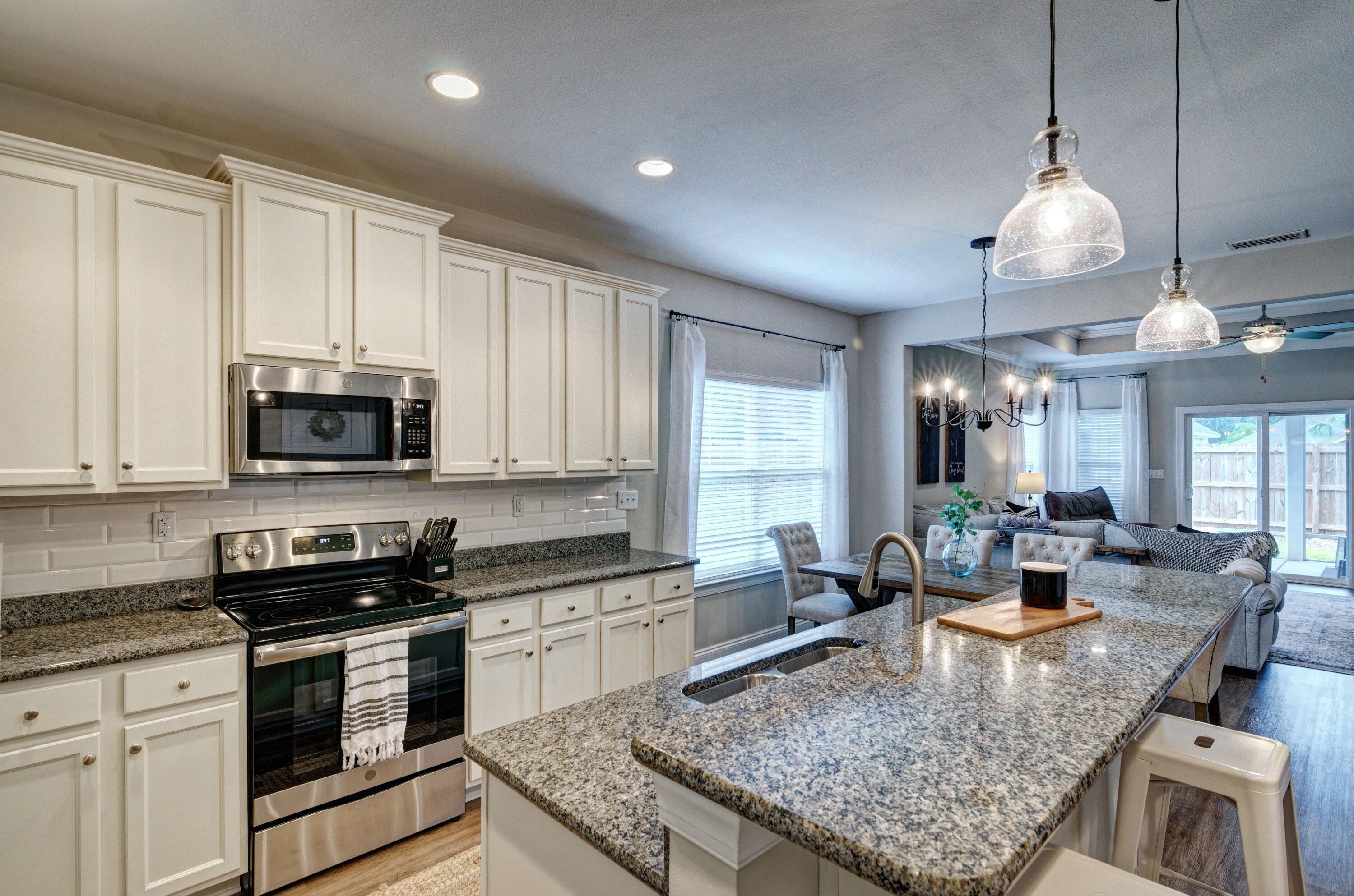 HERITAGE OAKS - Residential