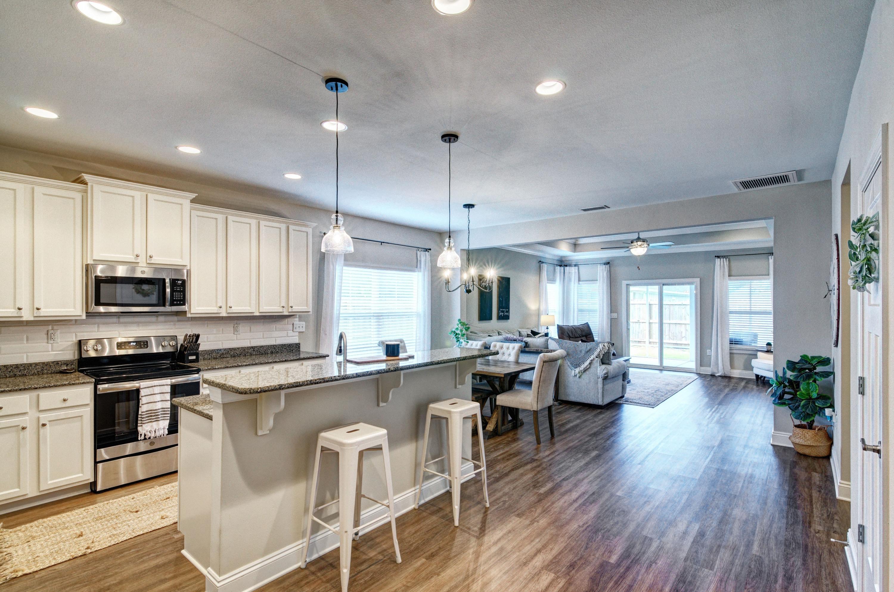 HERITAGE OAKS - Residential