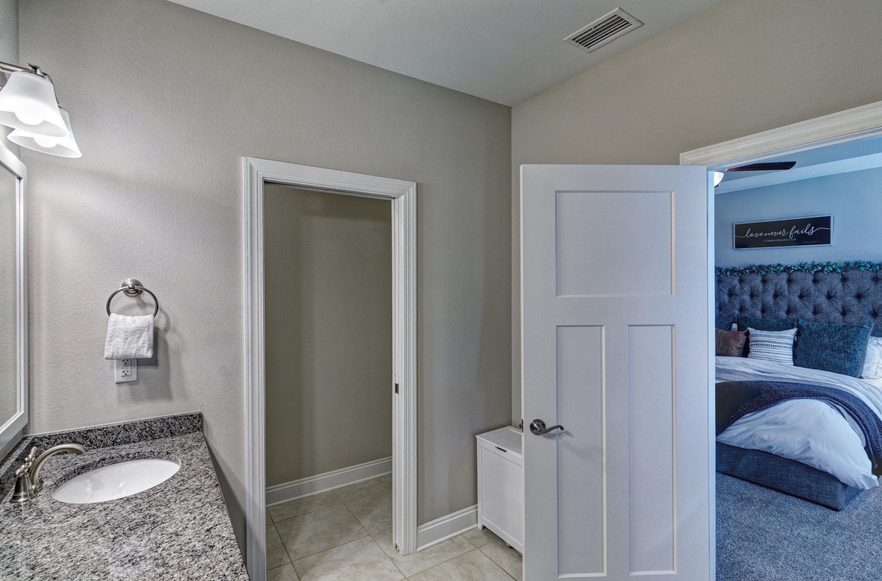 HERITAGE OAKS - Residential