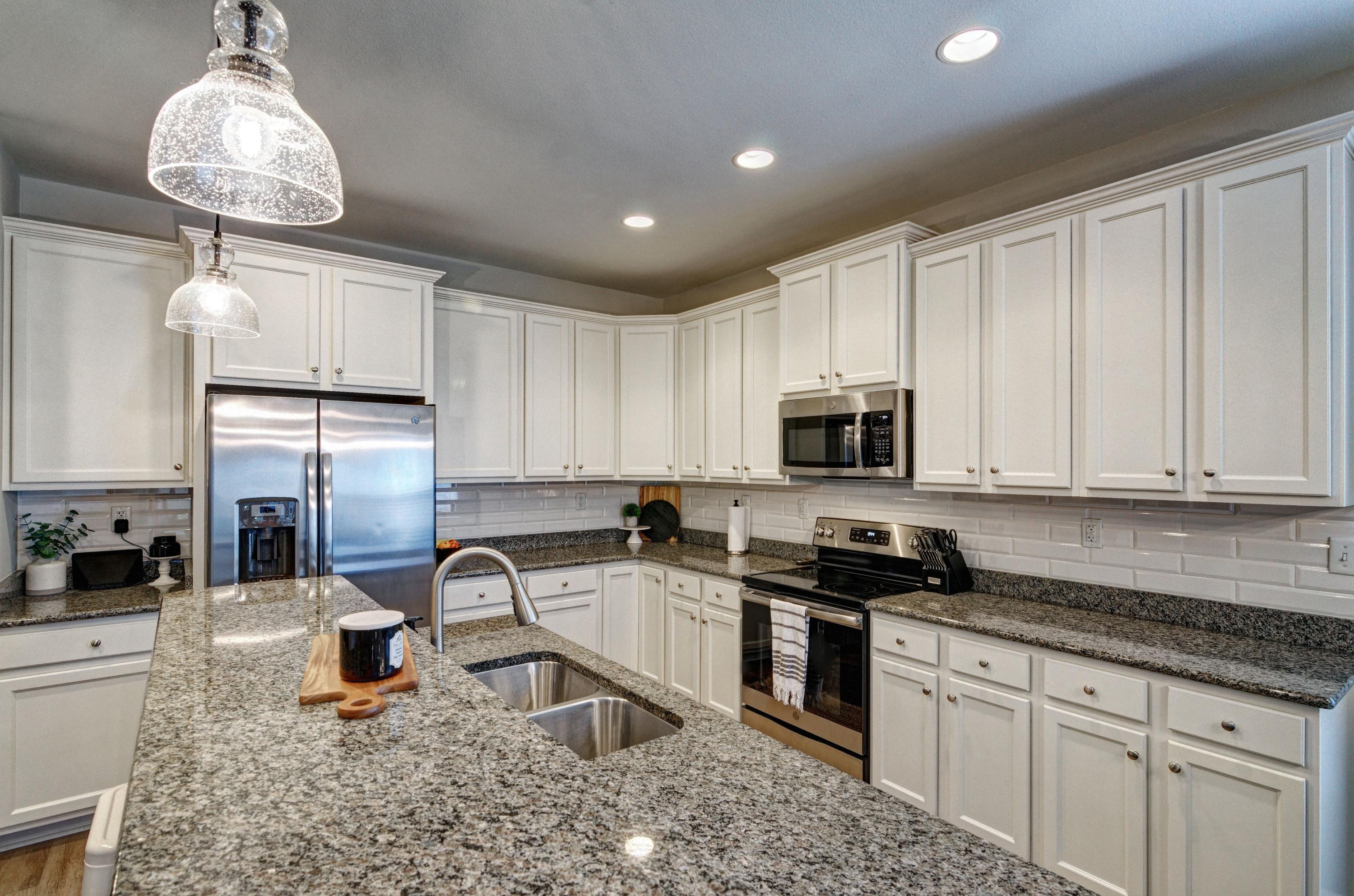 HERITAGE OAKS - Residential