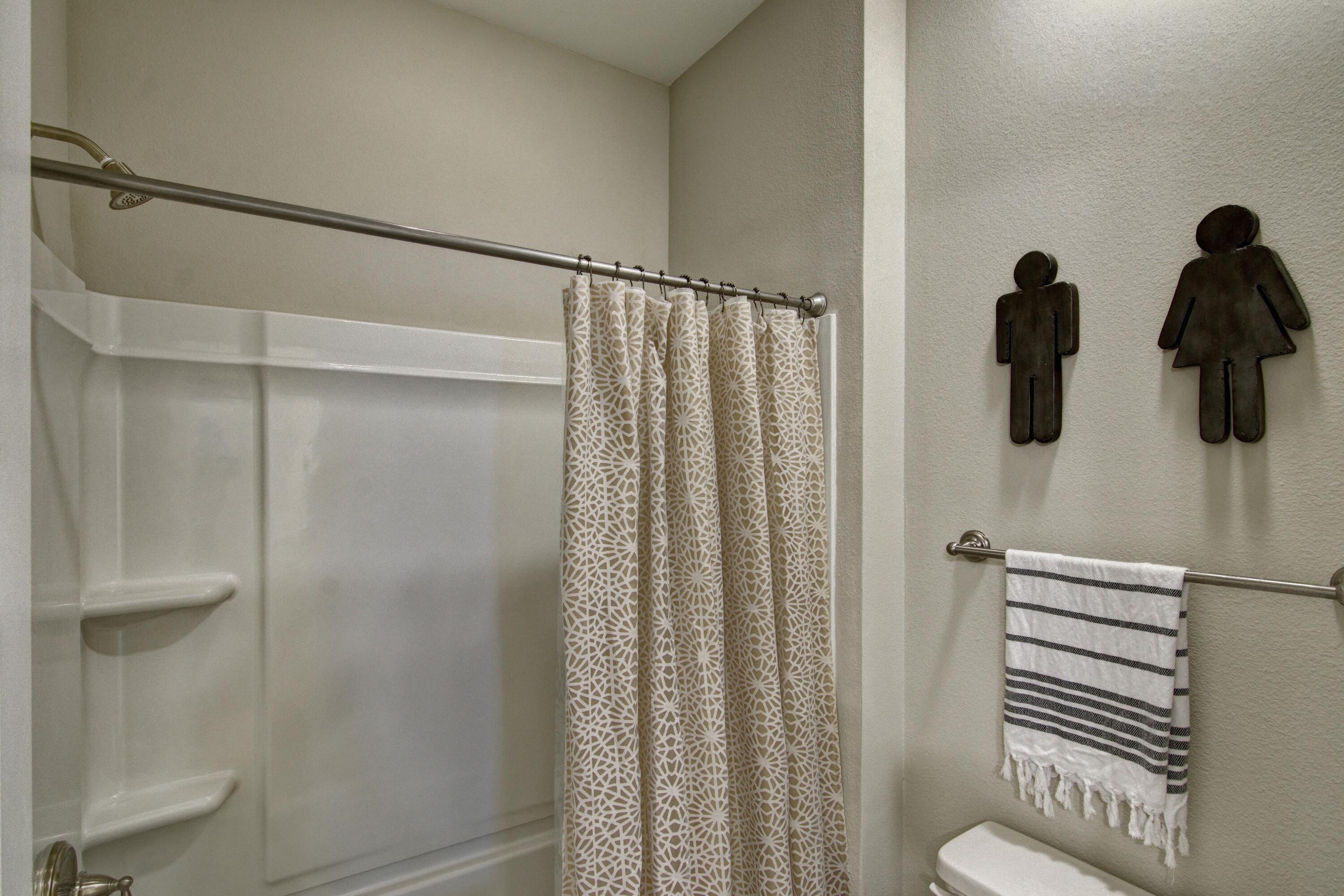 HERITAGE OAKS - Residential