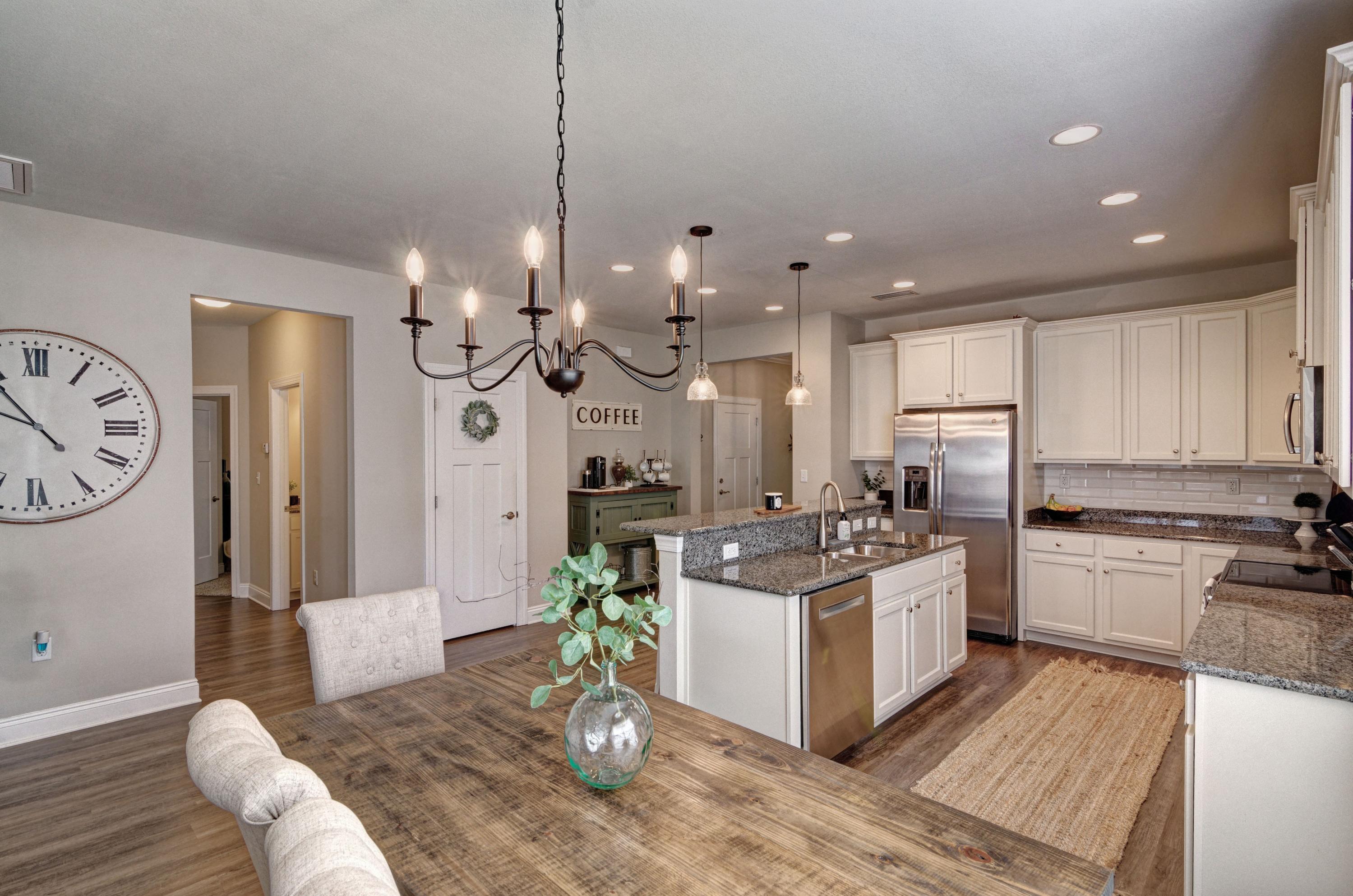 HERITAGE OAKS - Residential