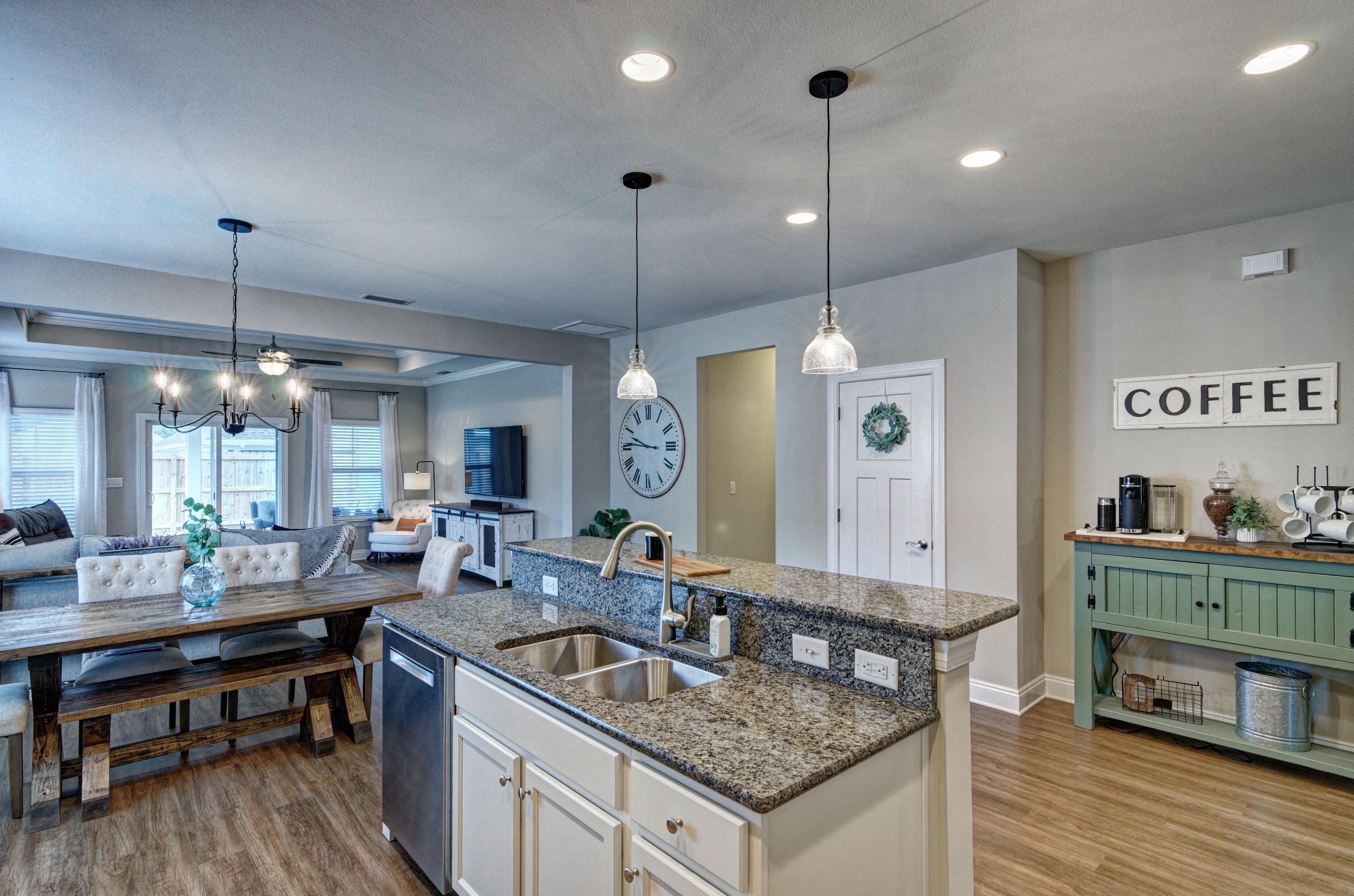 HERITAGE OAKS - Residential