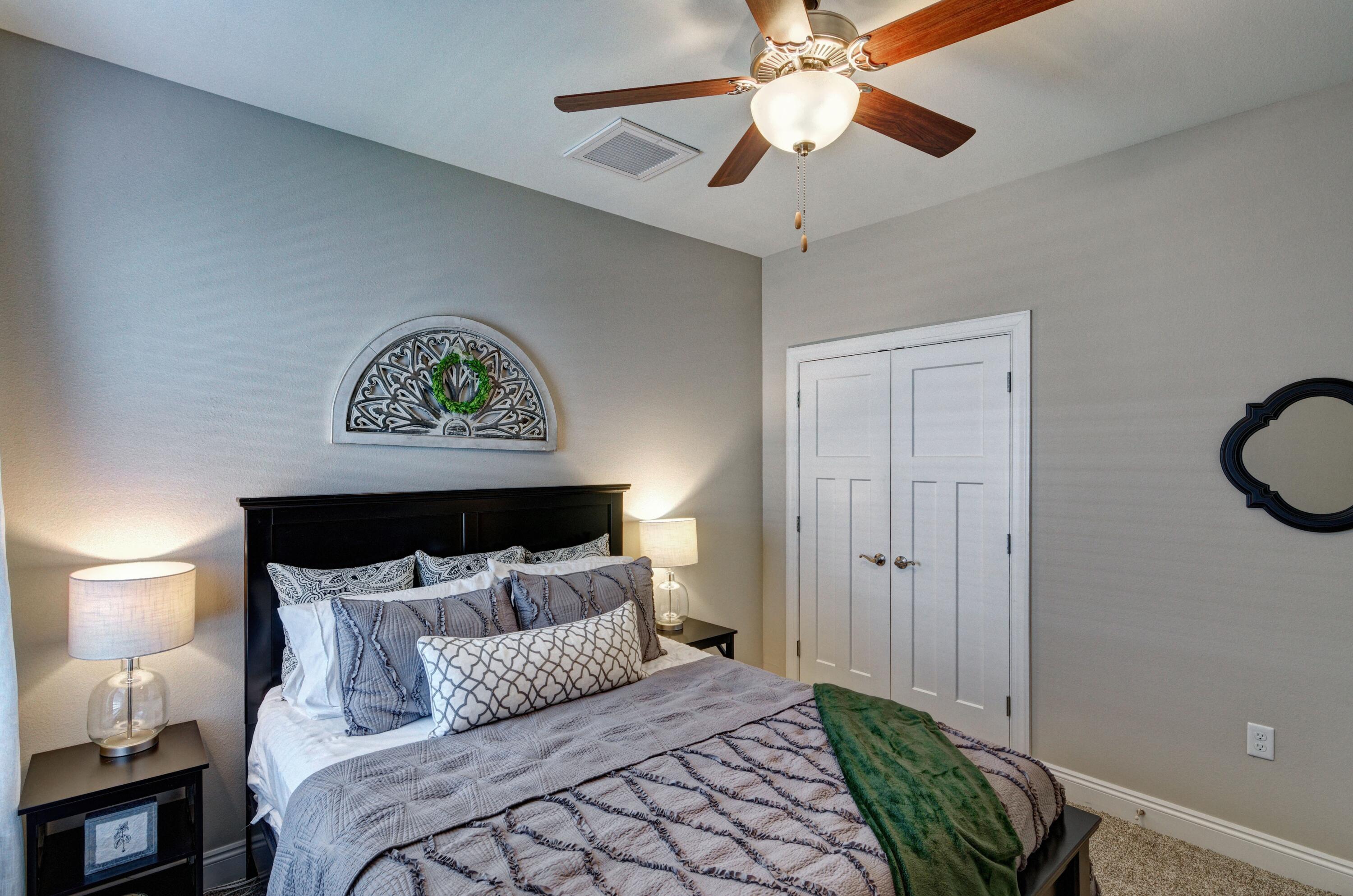 HERITAGE OAKS - Residential