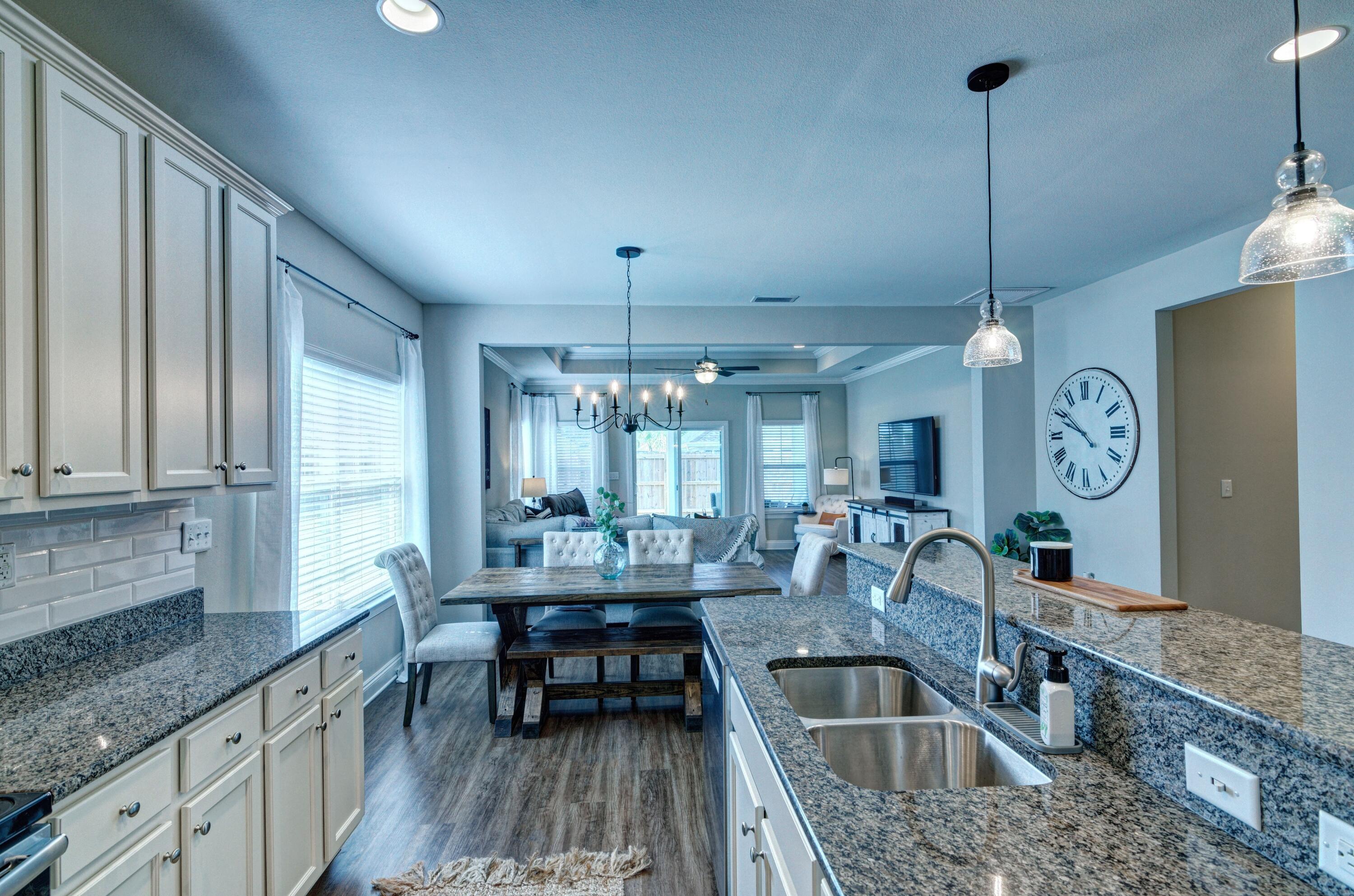 HERITAGE OAKS - Residential