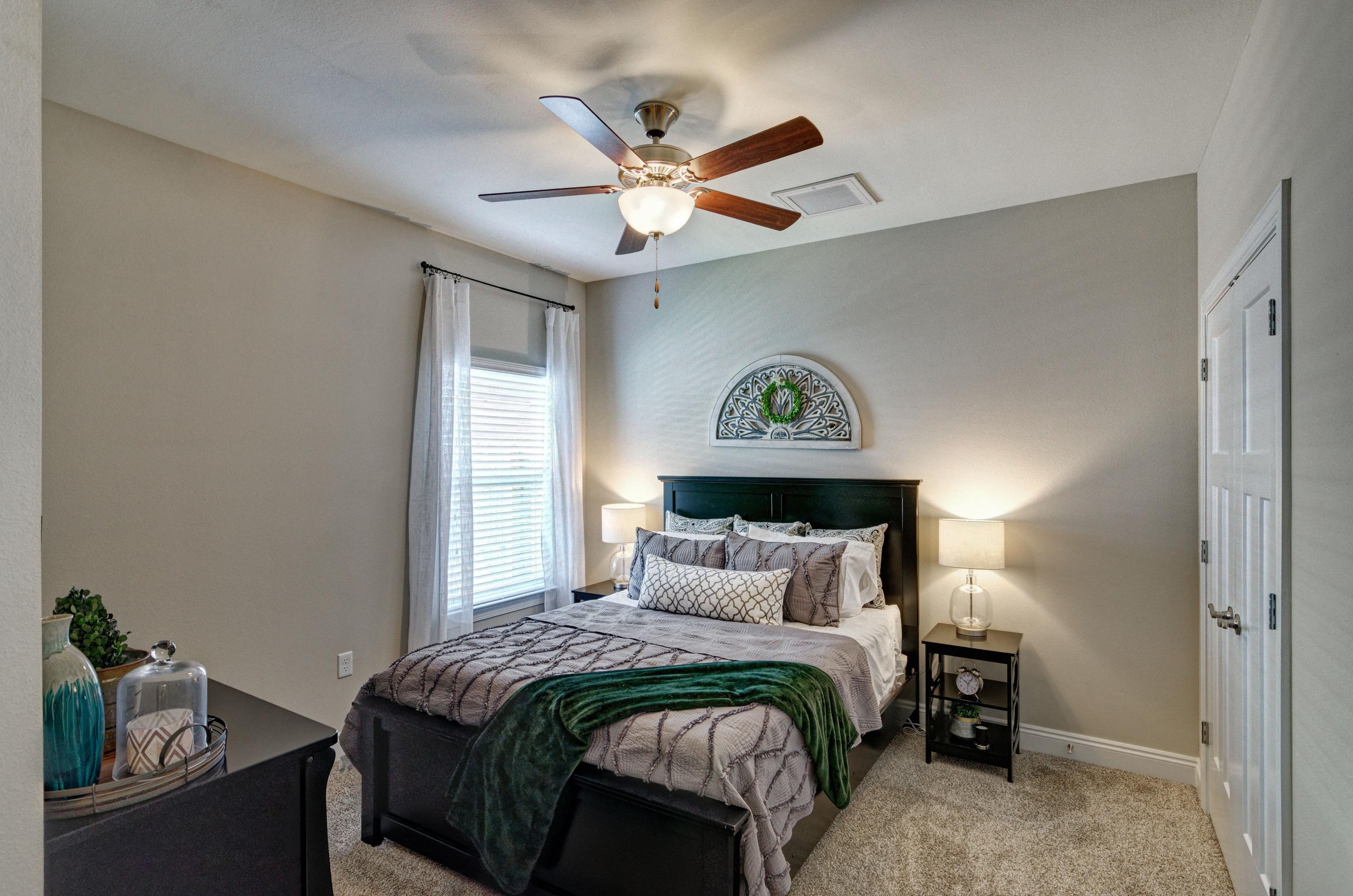 HERITAGE OAKS - Residential