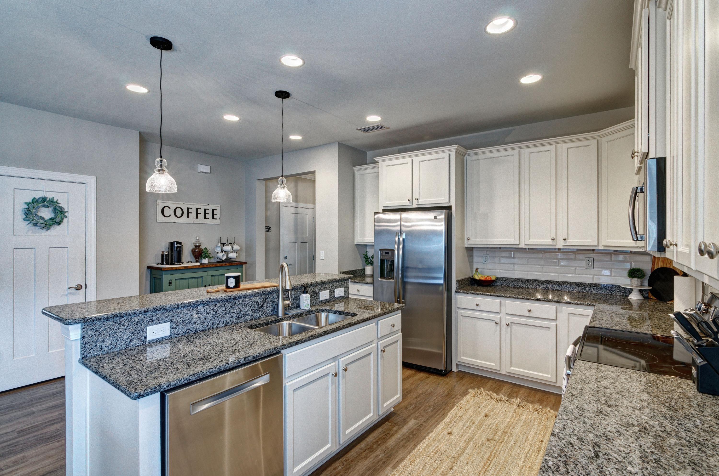 HERITAGE OAKS - Residential