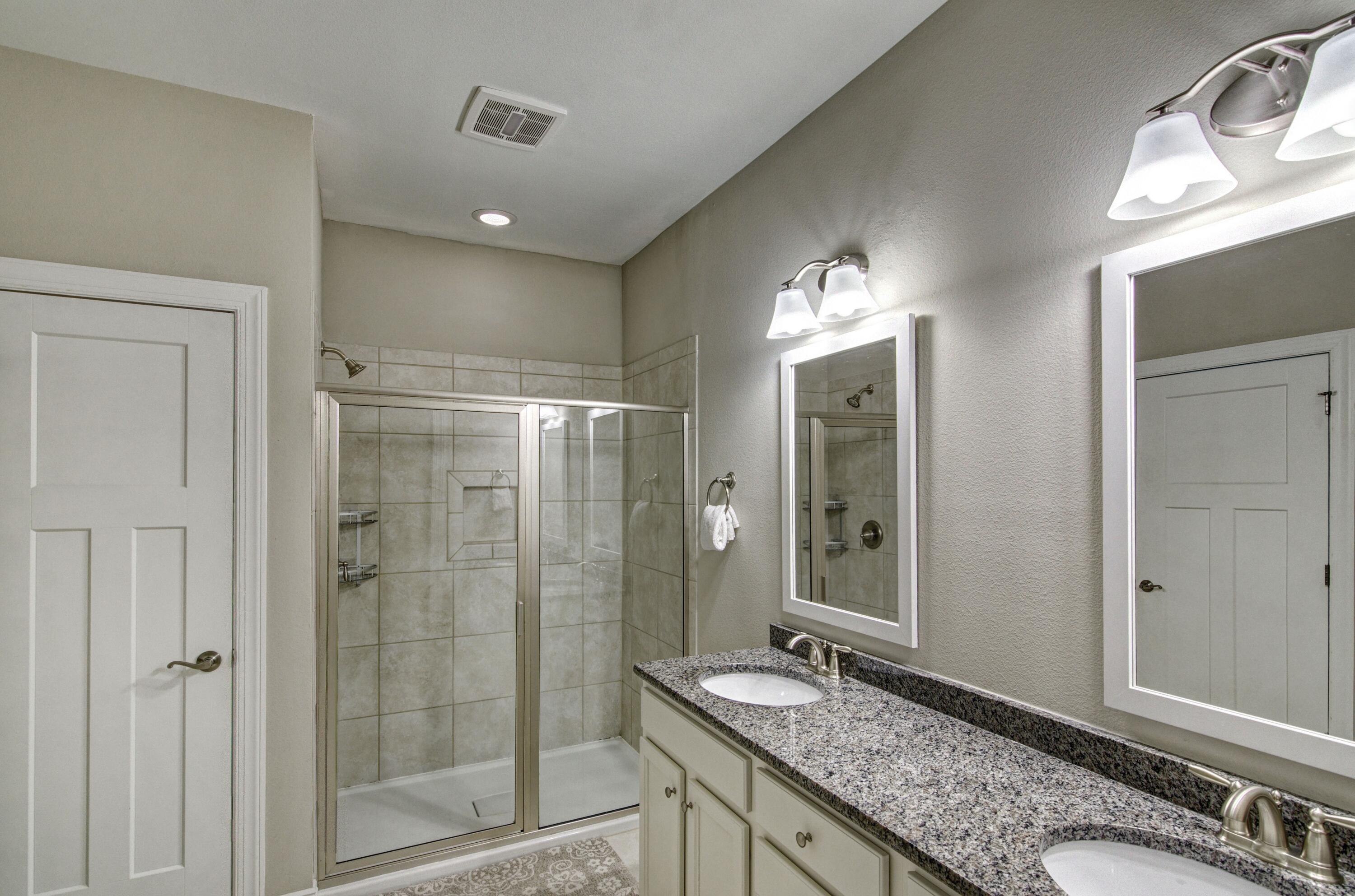 HERITAGE OAKS - Residential