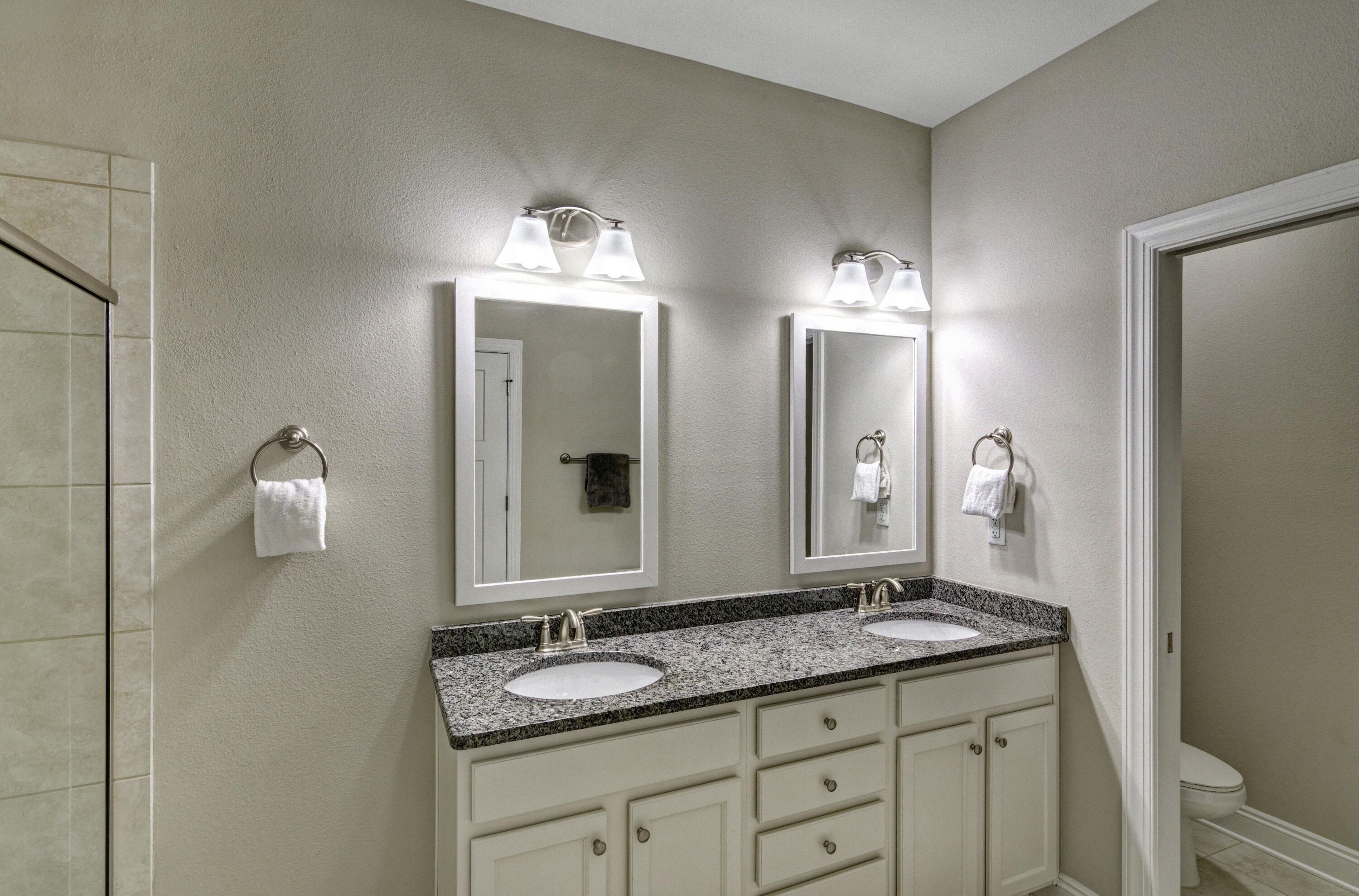 HERITAGE OAKS - Residential