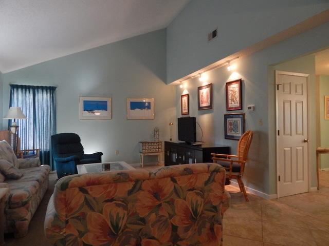 ROYAL OAKS VILLAS - Residential