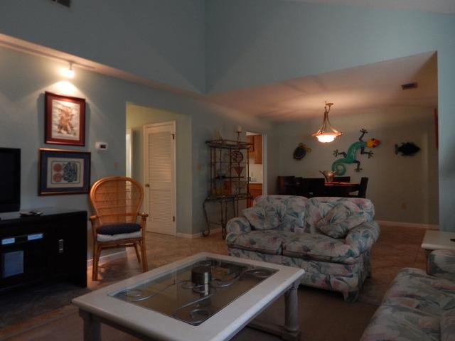 ROYAL OAKS VILLAS - Residential