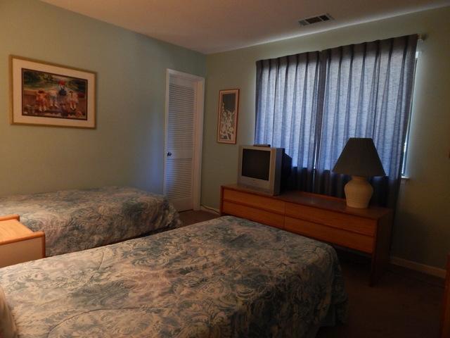 ROYAL OAKS VILLAS - Residential