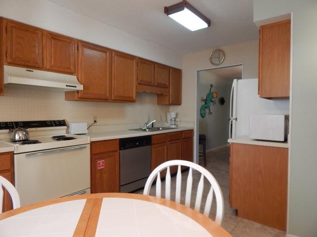 ROYAL OAKS VILLAS - Residential