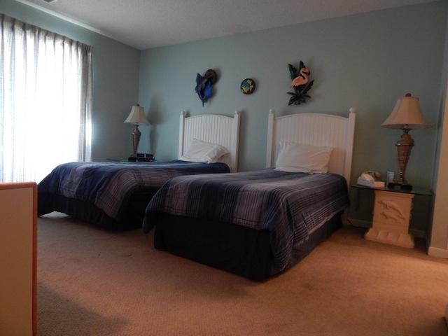 ROYAL OAKS VILLAS - Residential