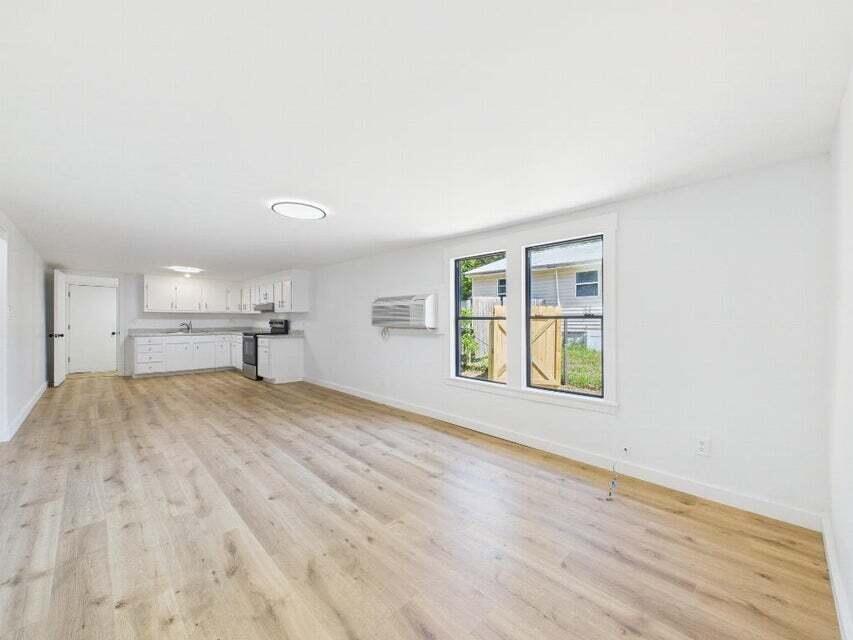 CRESTVIEW - Residential Lease