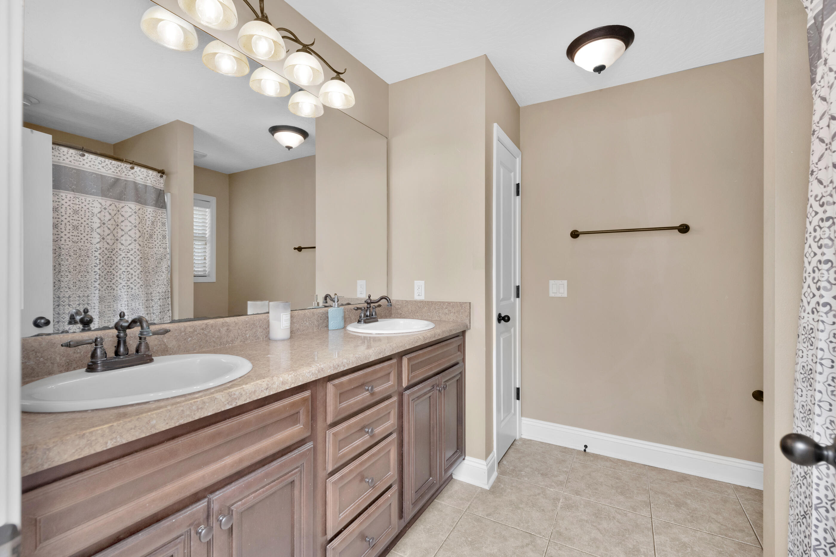 COTTAGES AT EAST RIVER - Residential