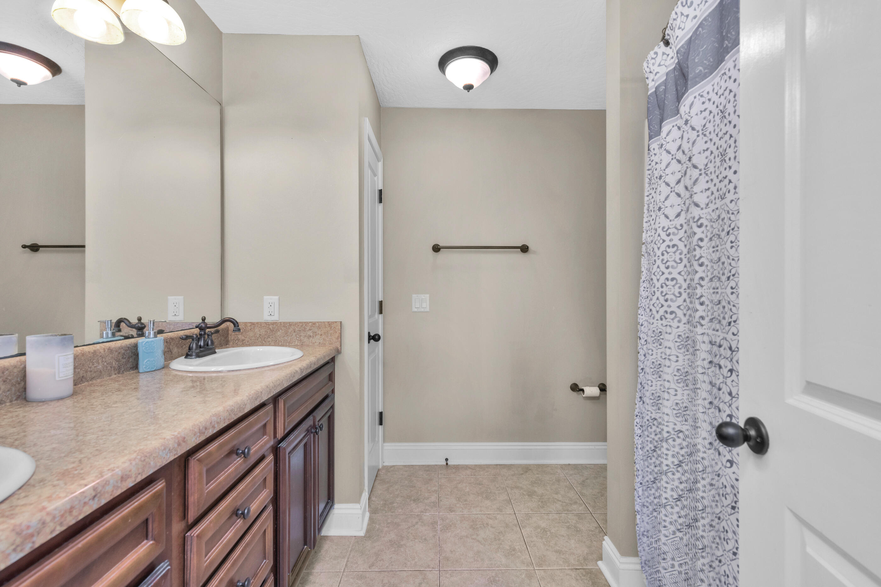 COTTAGES AT EAST RIVER - Residential