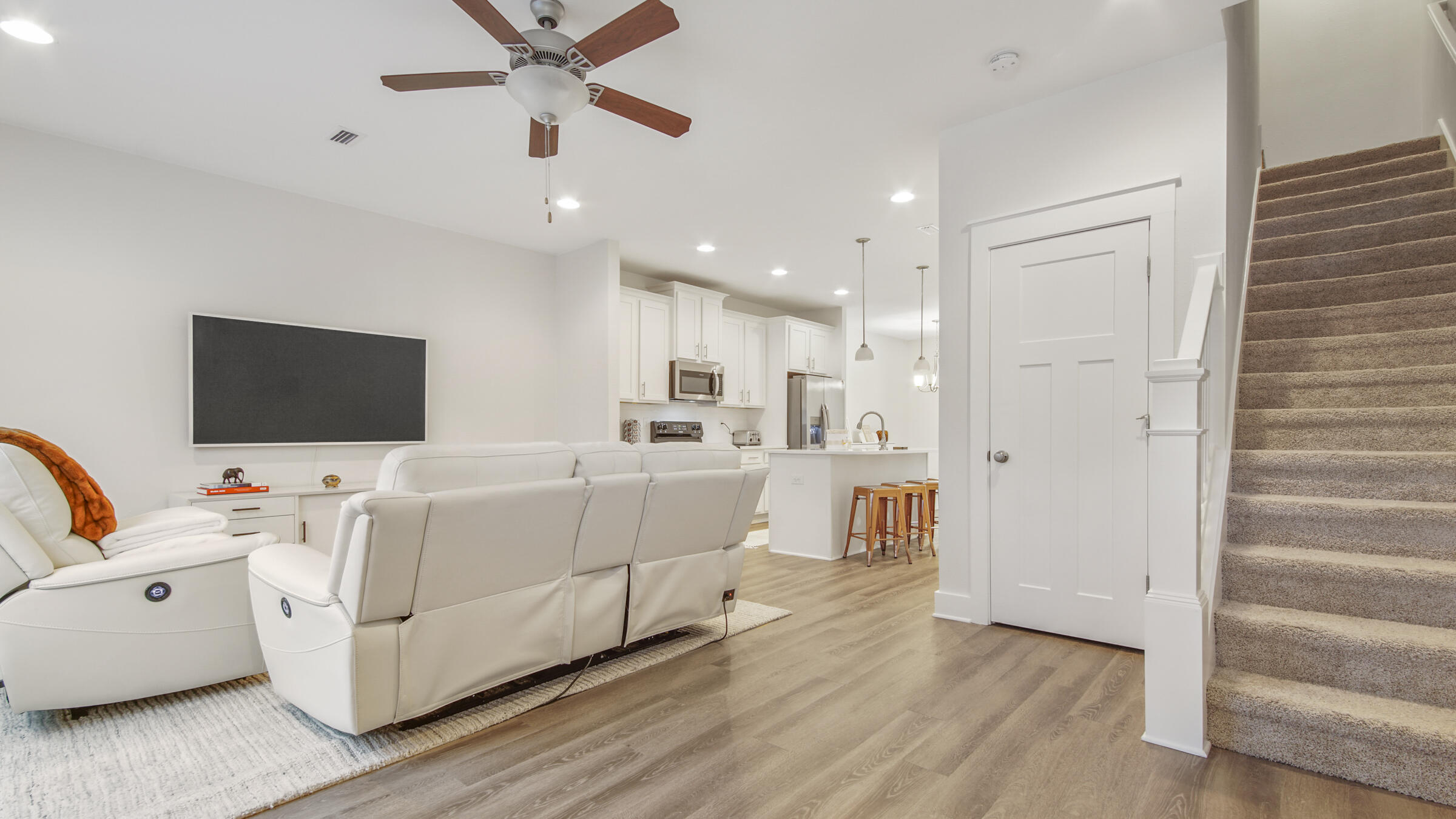 TUSCAN VILLAGE TH - Residential