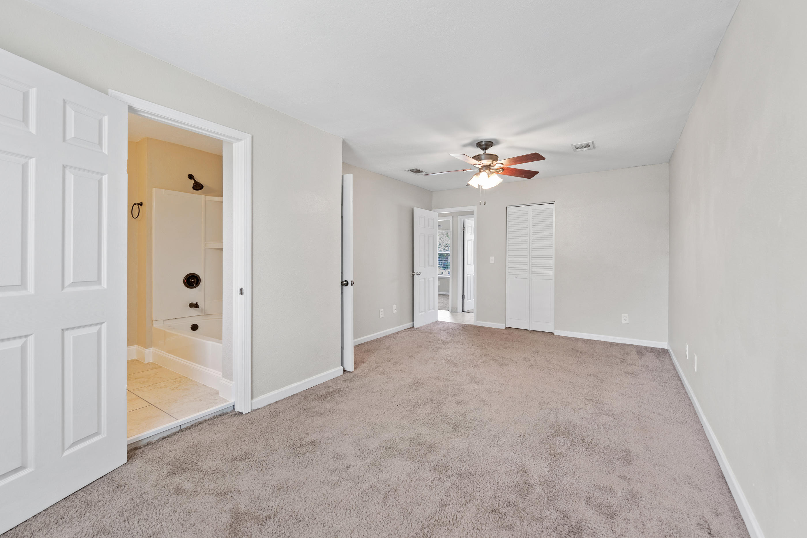 CHATEAU PRES DE LA MER - Residential Lease