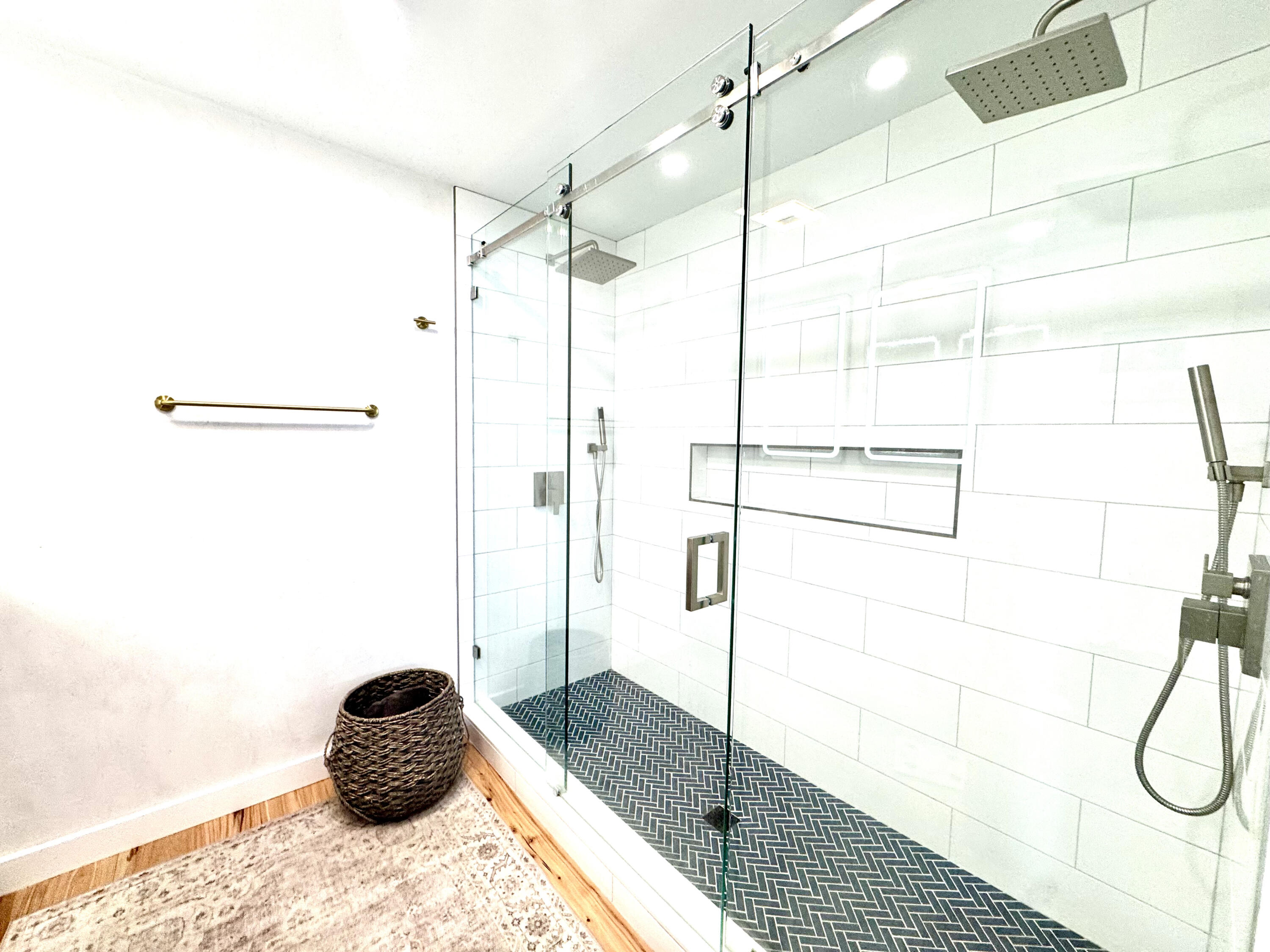 RAMSGATE HARBOUR PH 3 CONDO - Residential