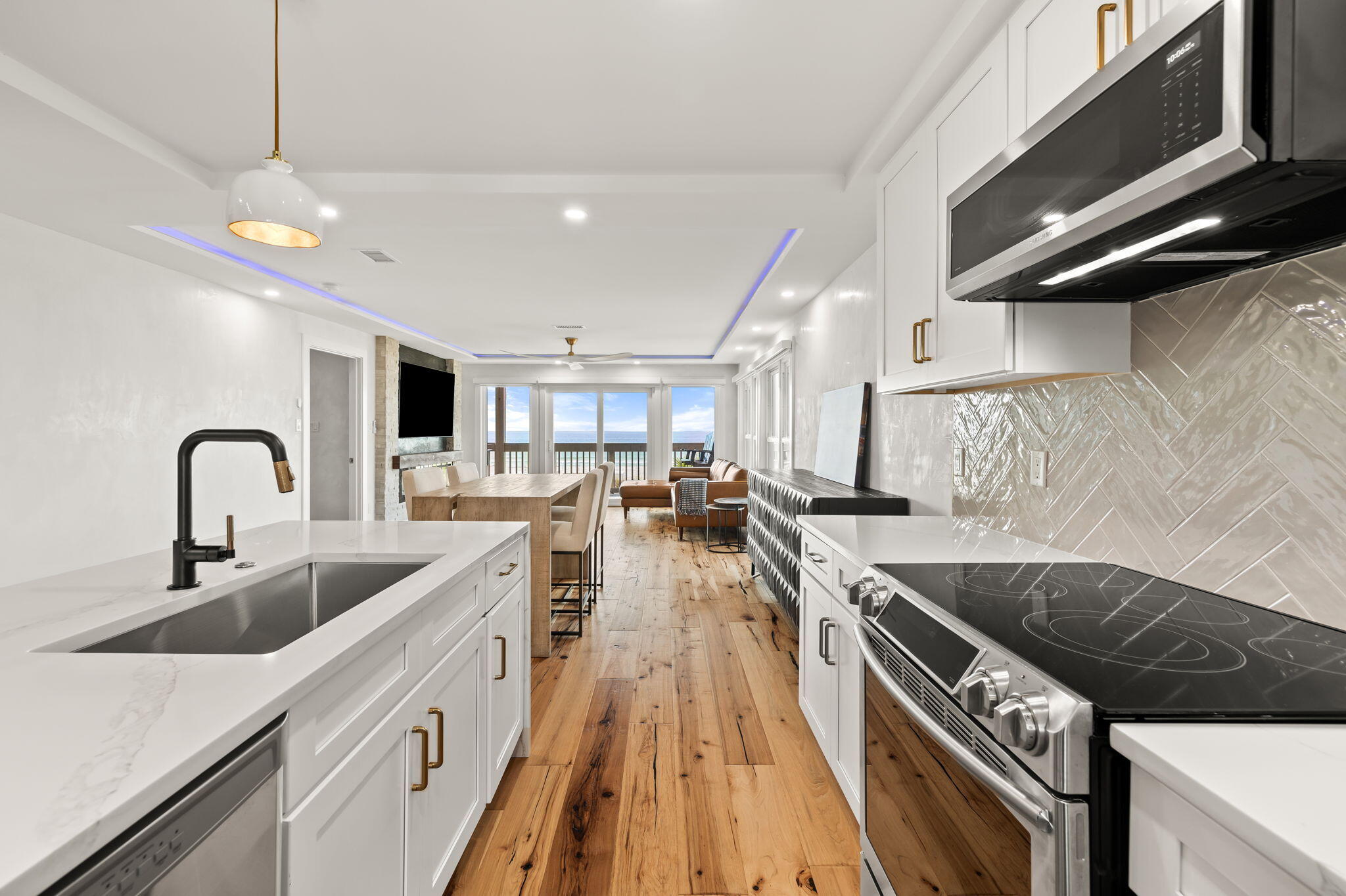 RAMSGATE HARBOUR PH 3 CONDO - Residential