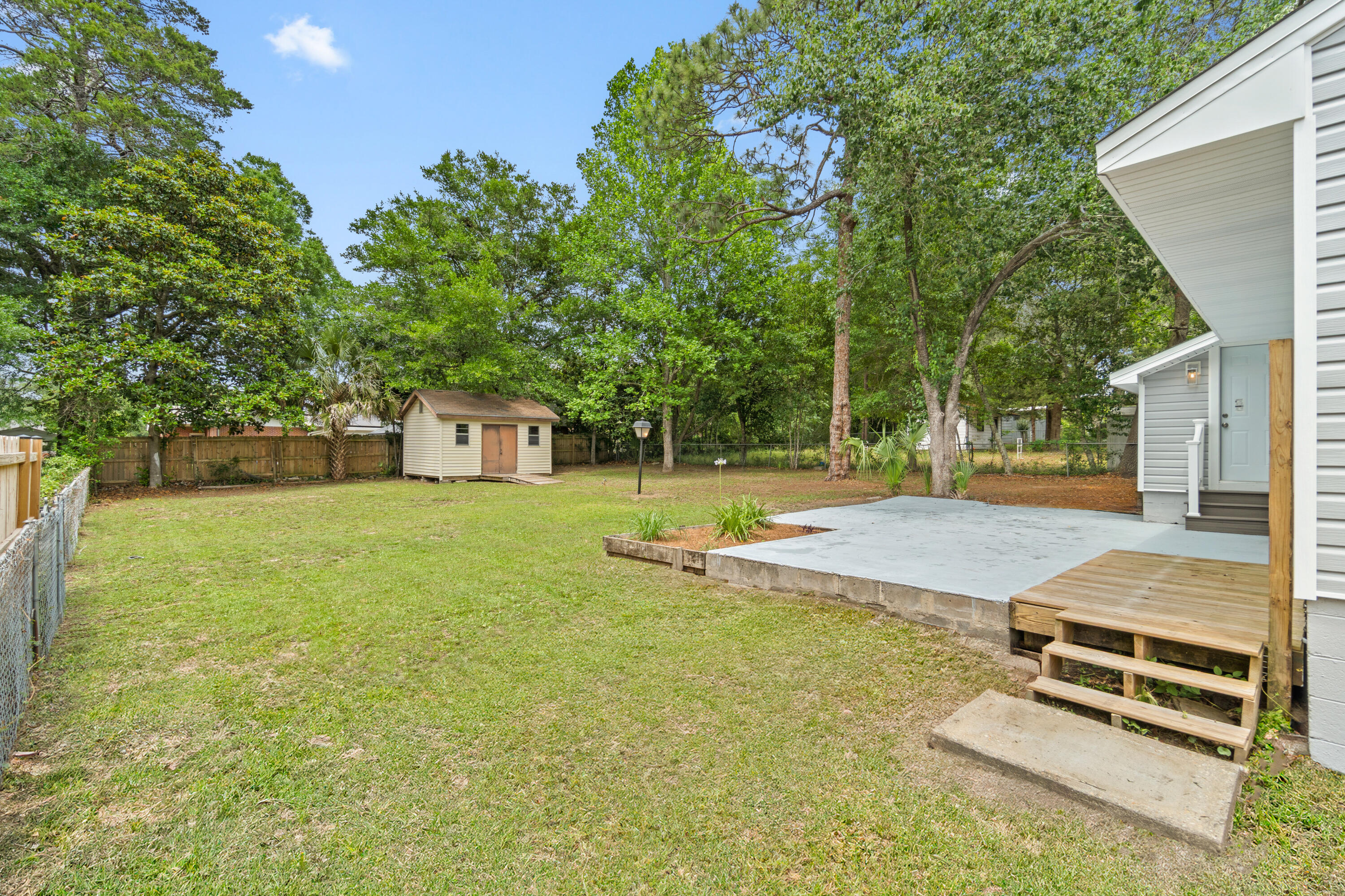 EDGE MANOR - Residential