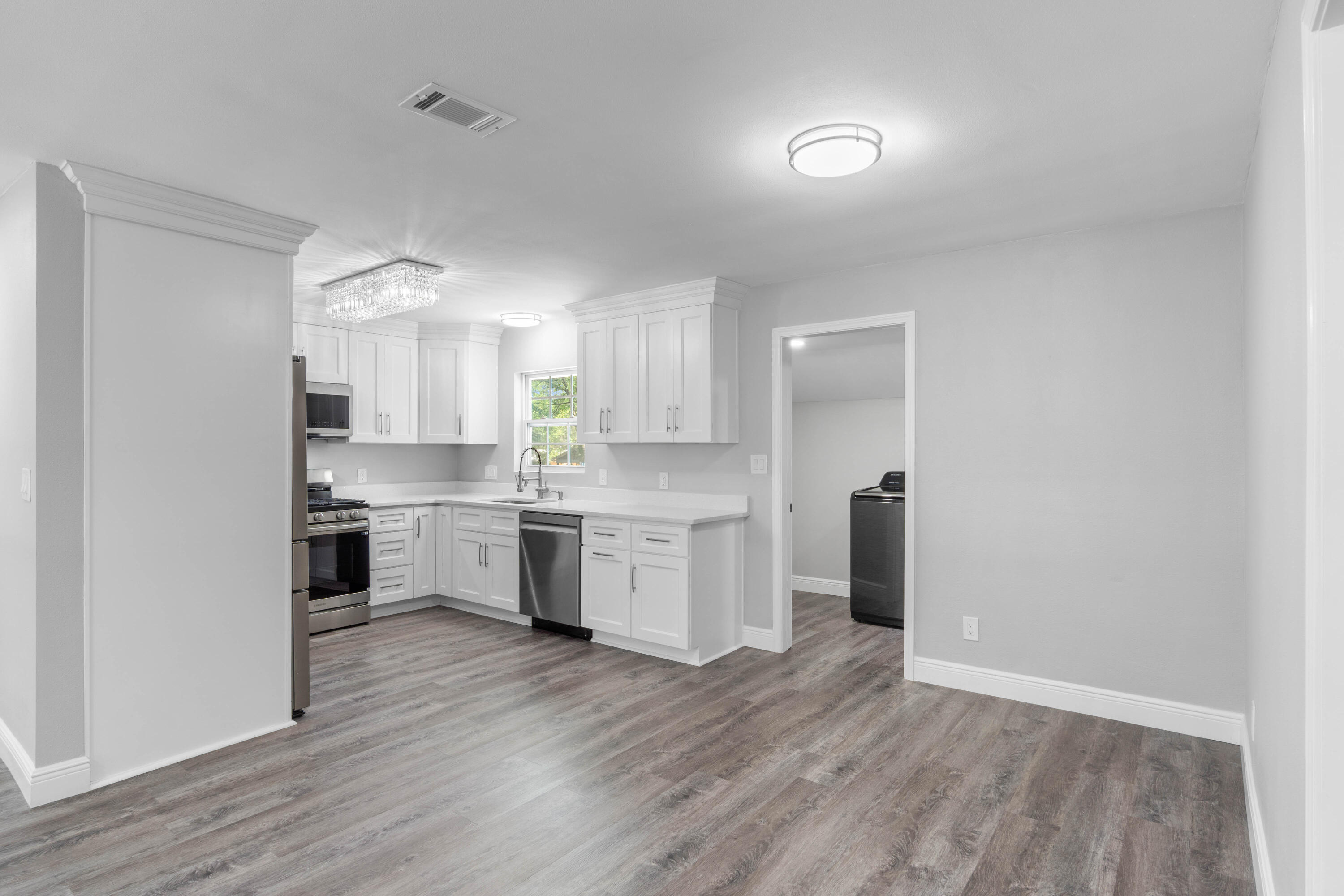 EDGE MANOR - Residential