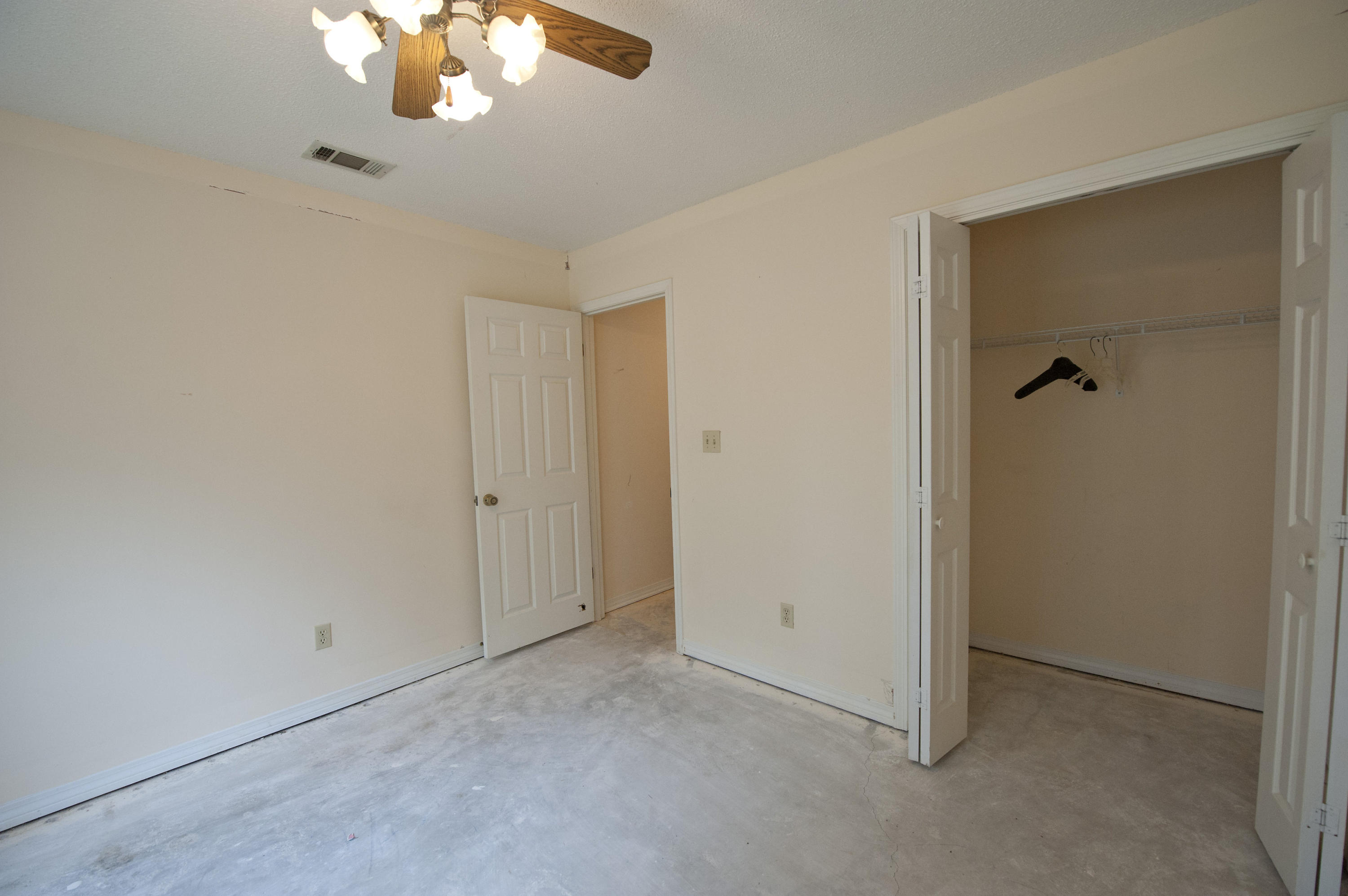 SAVANNAH OAKS - Residential