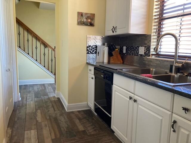 SANTA ROSA ISLAND BEG SW COR LOT 98 BLK 3 E37.41 FT N132.5 FT W37.41 FT 5132.5 FT TO BEG UNIT 8 - Residential