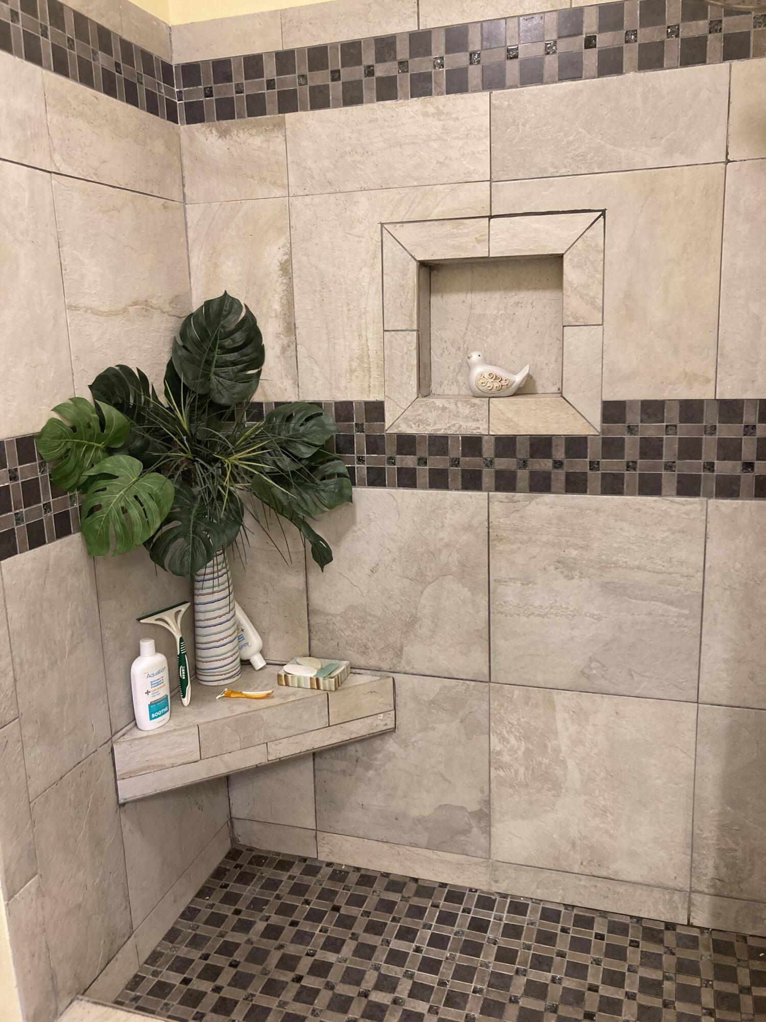 SANTA ROSA ISLAND BEG SW COR LOT 98 BLK 3 E37.41 FT N132.5 FT W37.41 FT 5132.5 FT TO BEG UNIT 8 - Residential