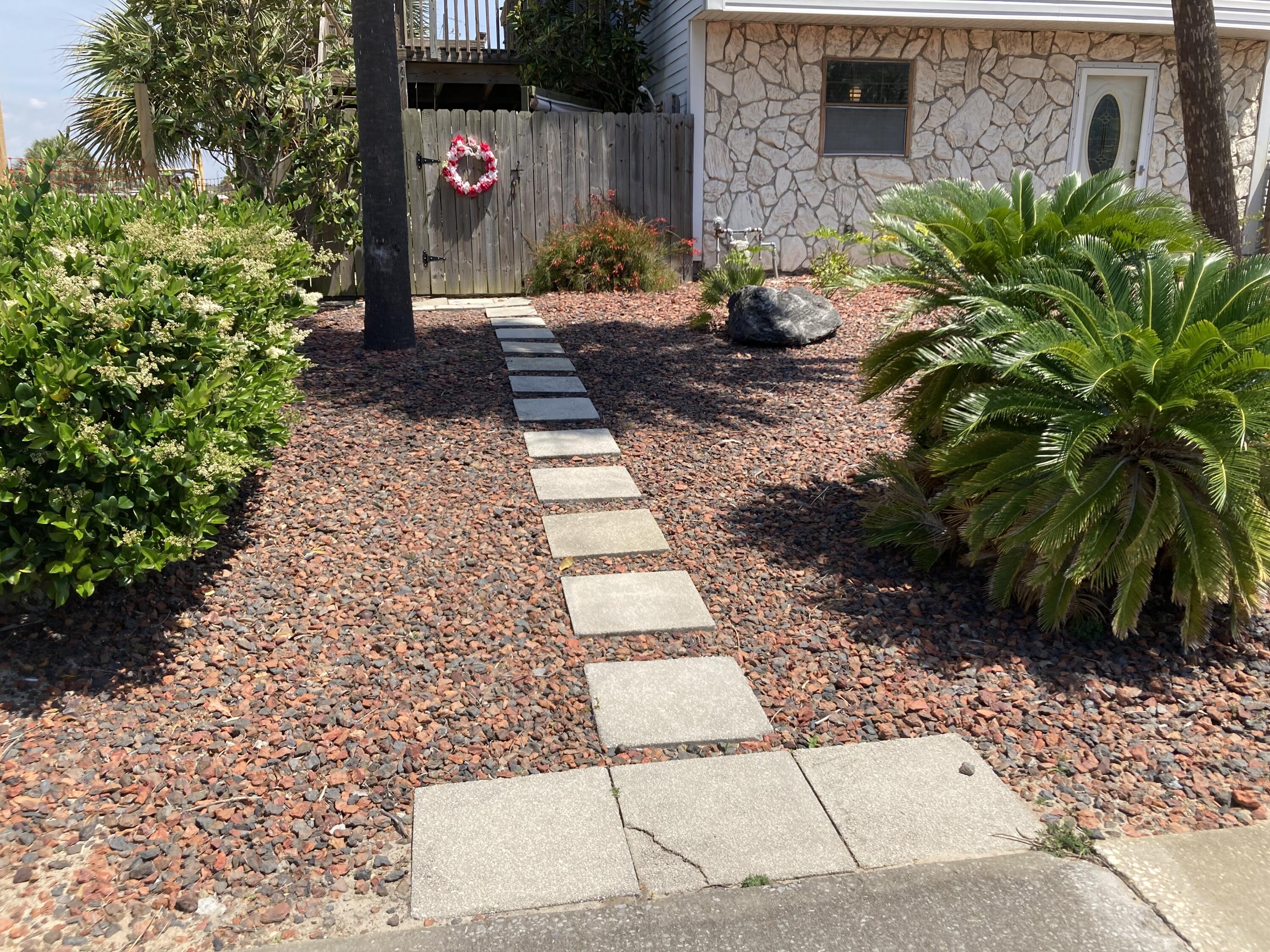 SANTA ROSA ISLAND BEG SW COR LOT 98 BLK 3 E37.41 FT N132.5 FT W37.41 FT 5132.5 FT TO BEG UNIT 8 - Residential