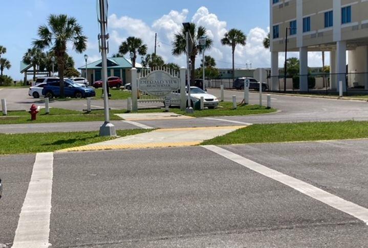 SANTA ROSA ISLAND BEG SW COR LOT 98 BLK 3 E37.41 FT N132.5 FT W37.41 FT 5132.5 FT TO BEG UNIT 8 - Residential