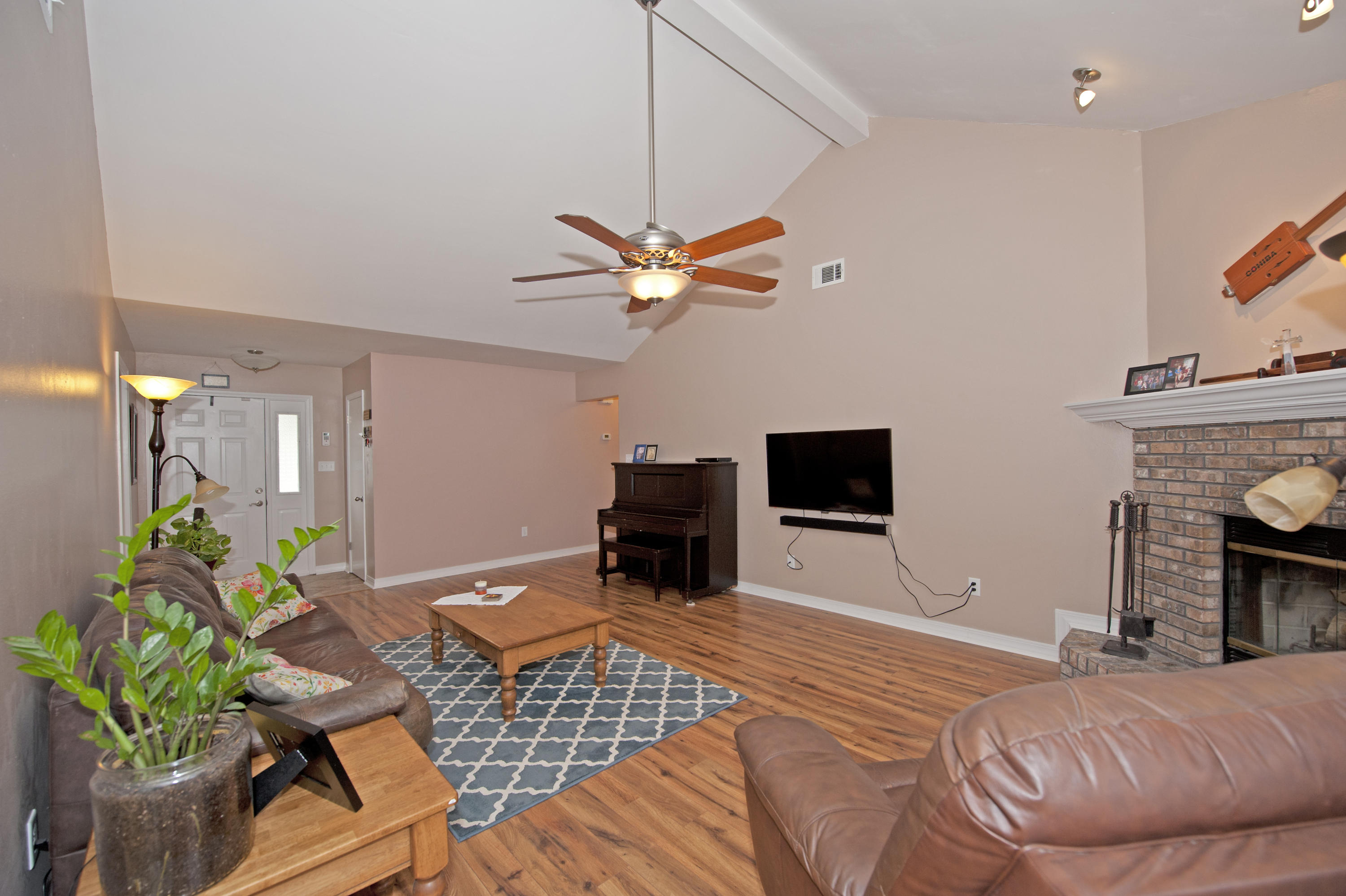 FOX DEN VILLAGES - Residential