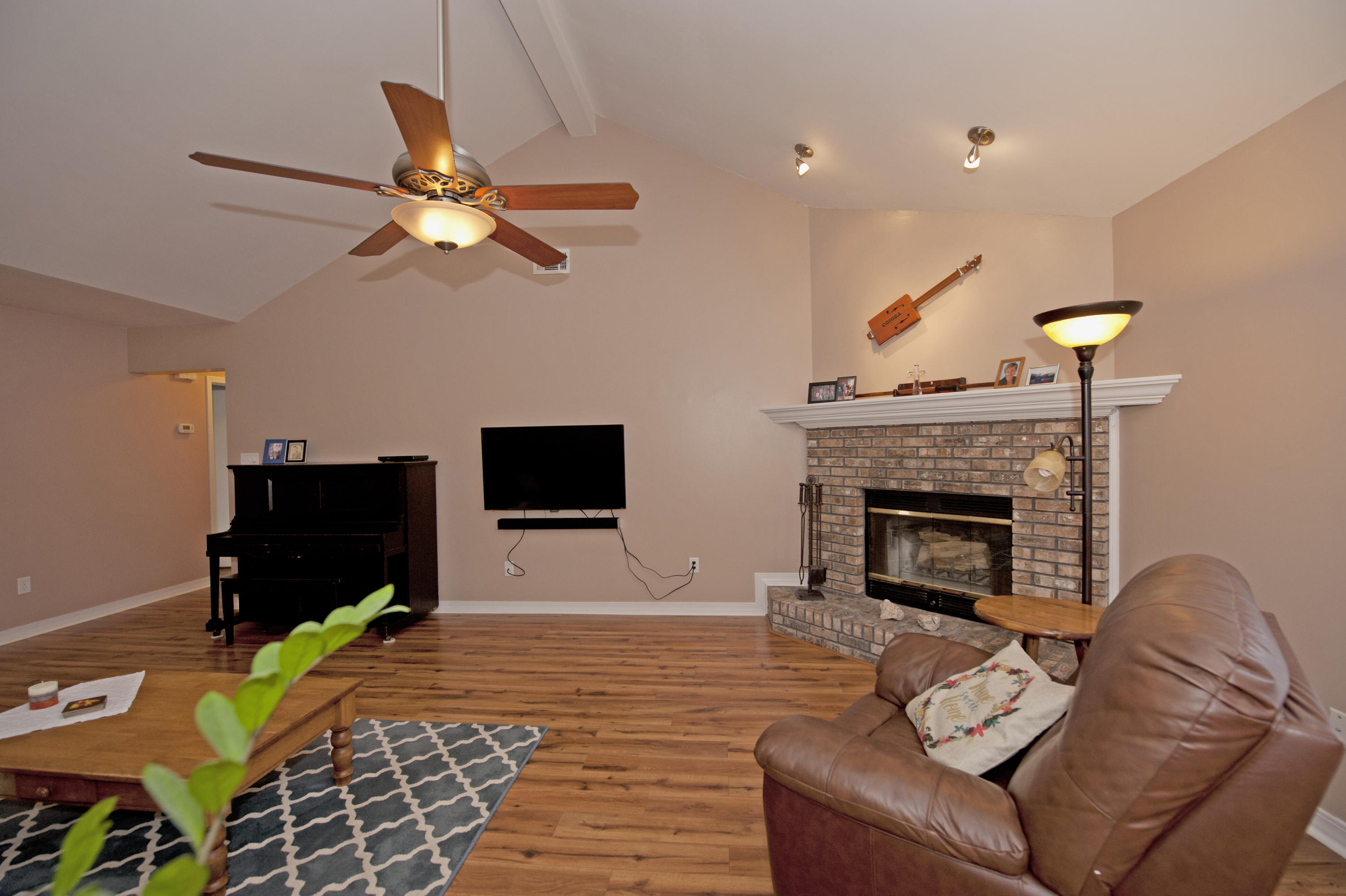 FOX DEN VILLAGES - Residential