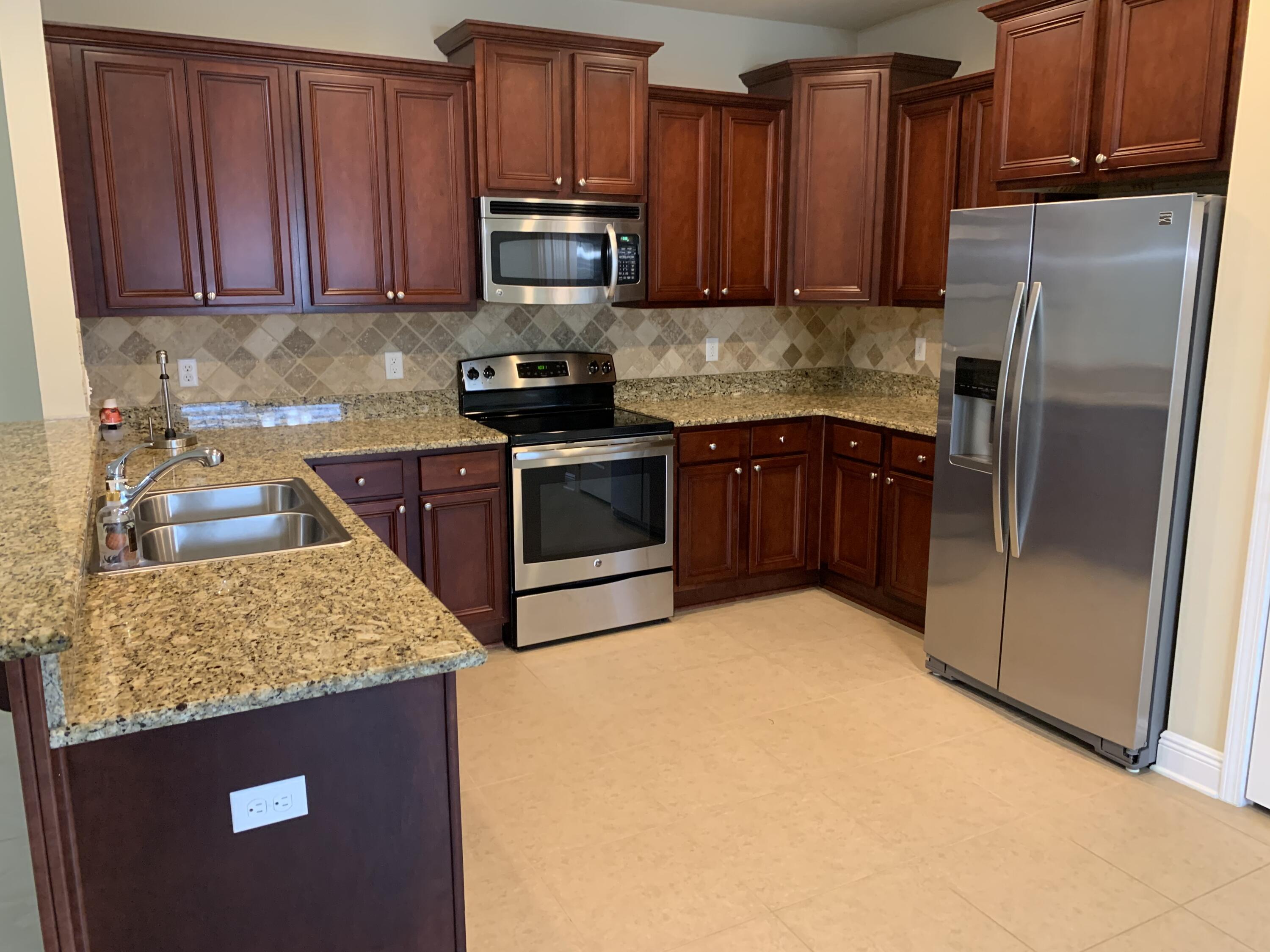 DRIFTWOOD ESTATES - Residential Lease