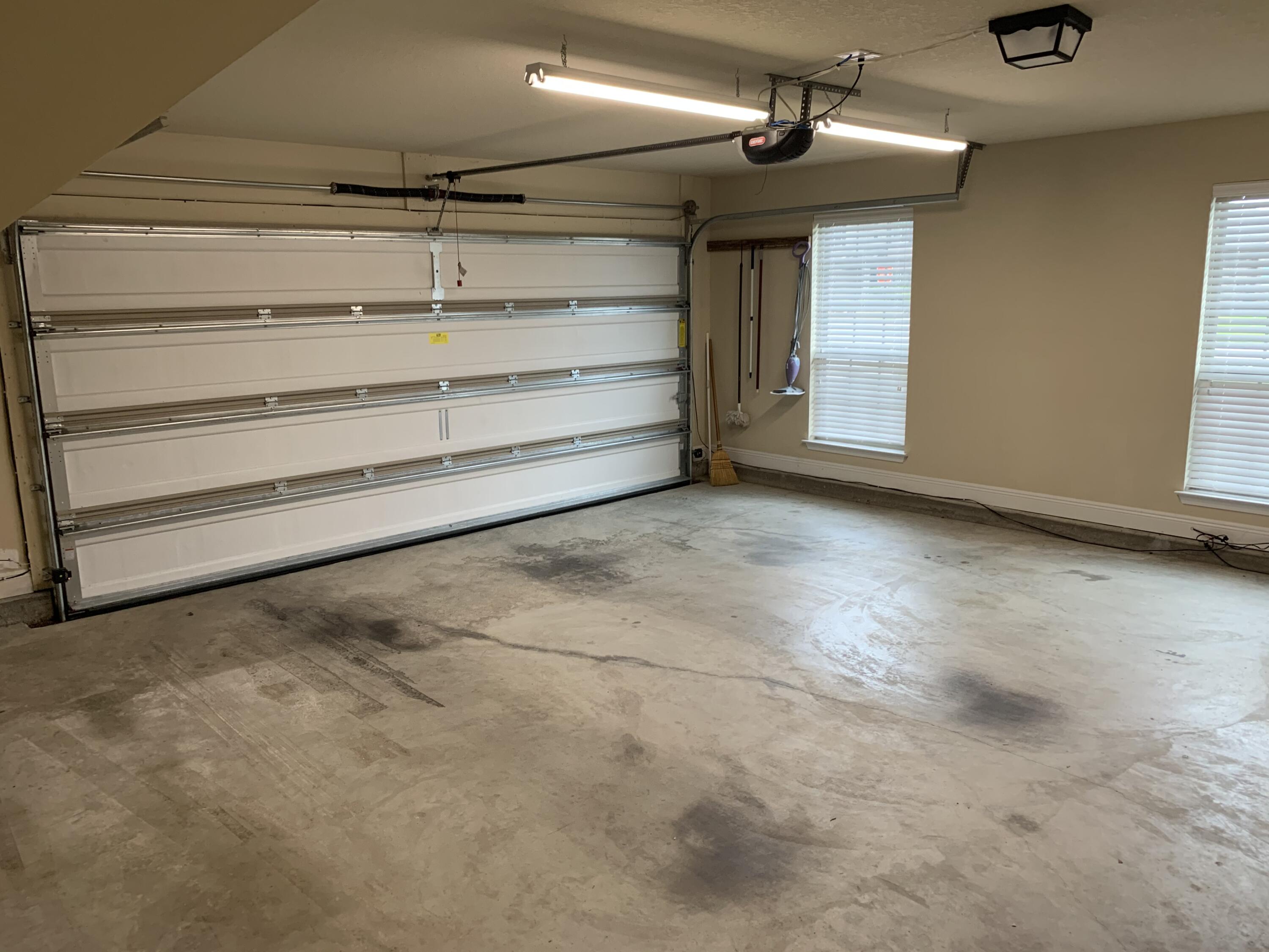 DRIFTWOOD ESTATES - Residential Lease