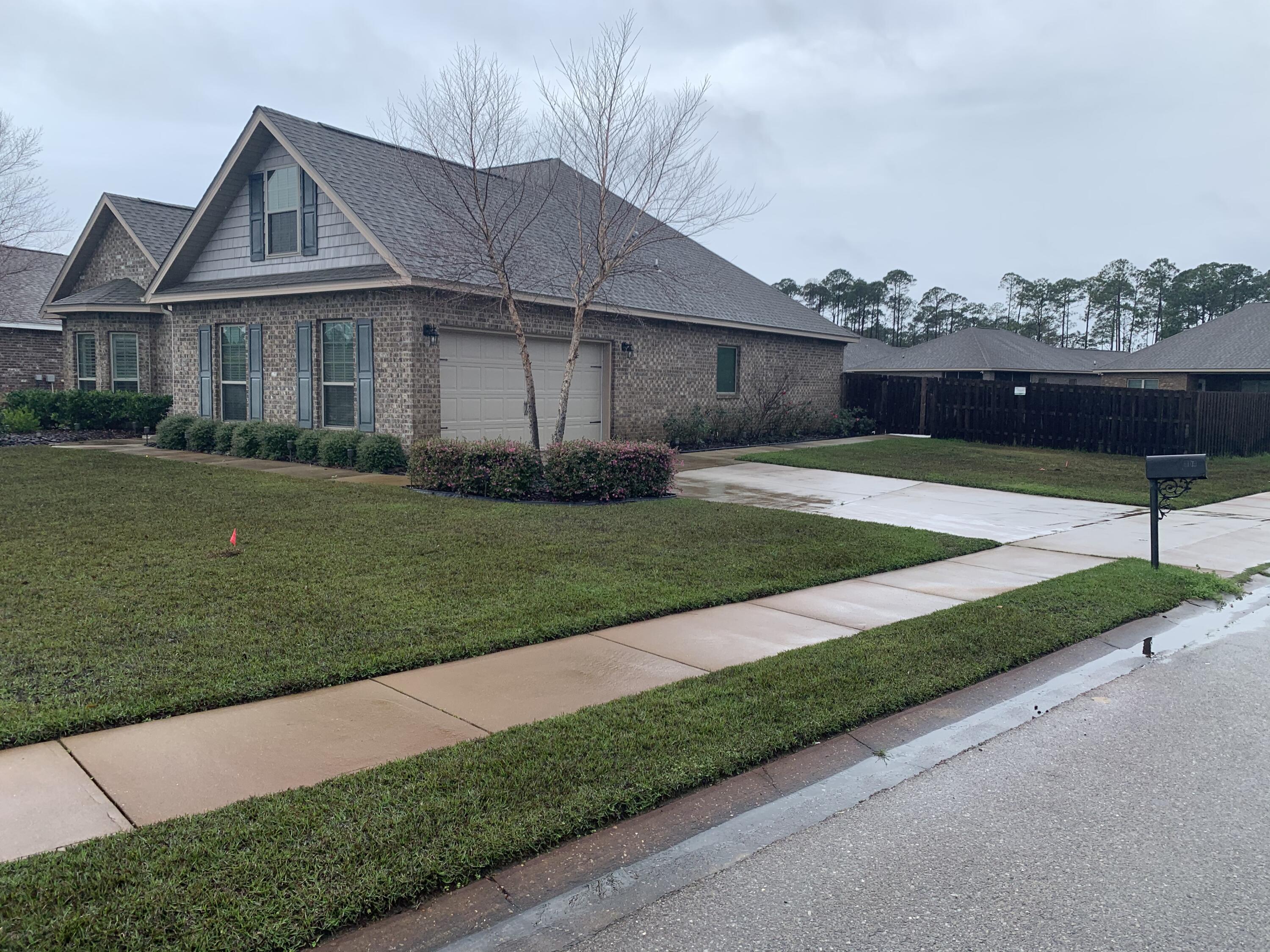 DRIFTWOOD ESTATES - Residential Lease