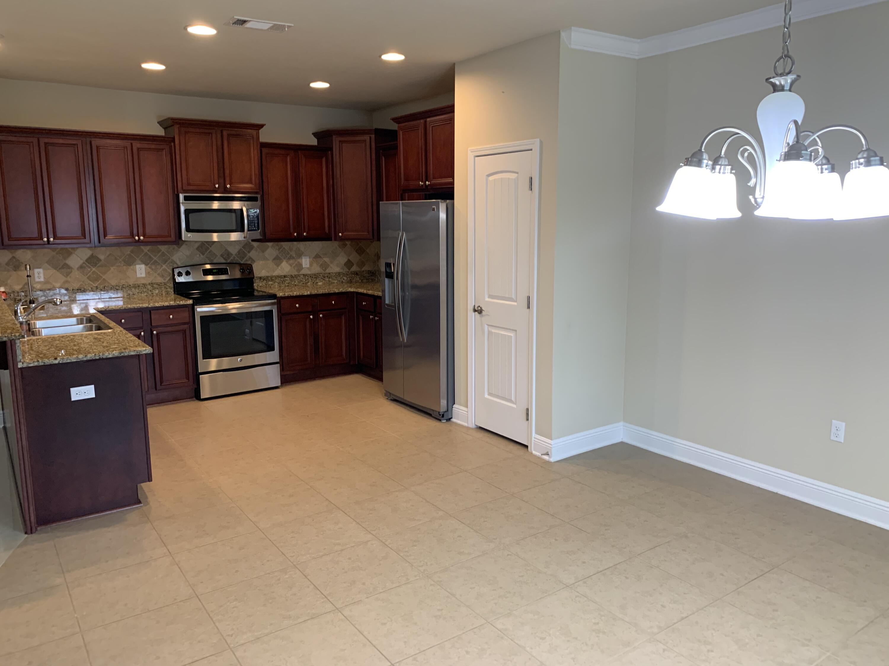 DRIFTWOOD ESTATES - Residential Lease